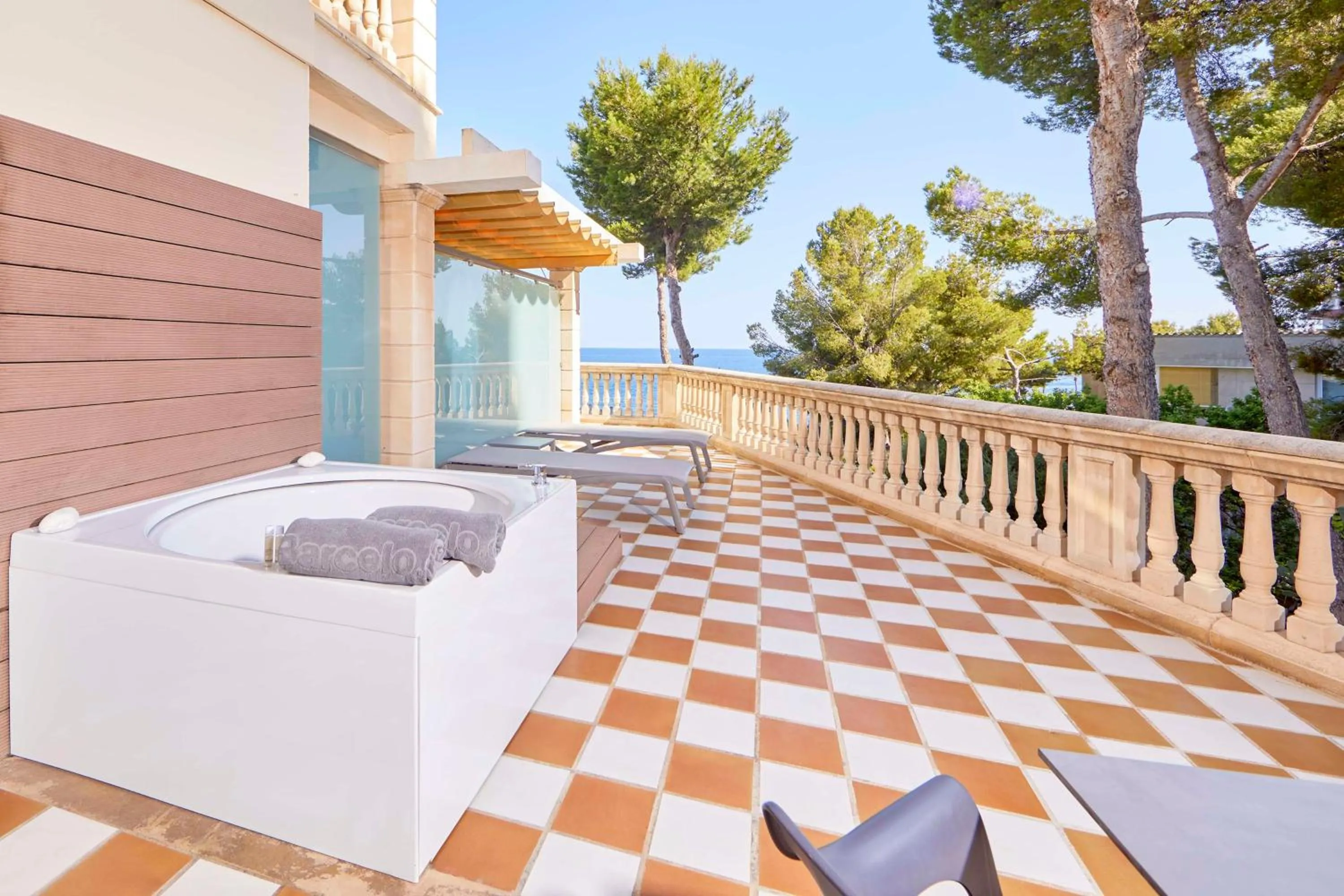 Photo of the whole room in Barceló Illetas Albatros - Adults Only