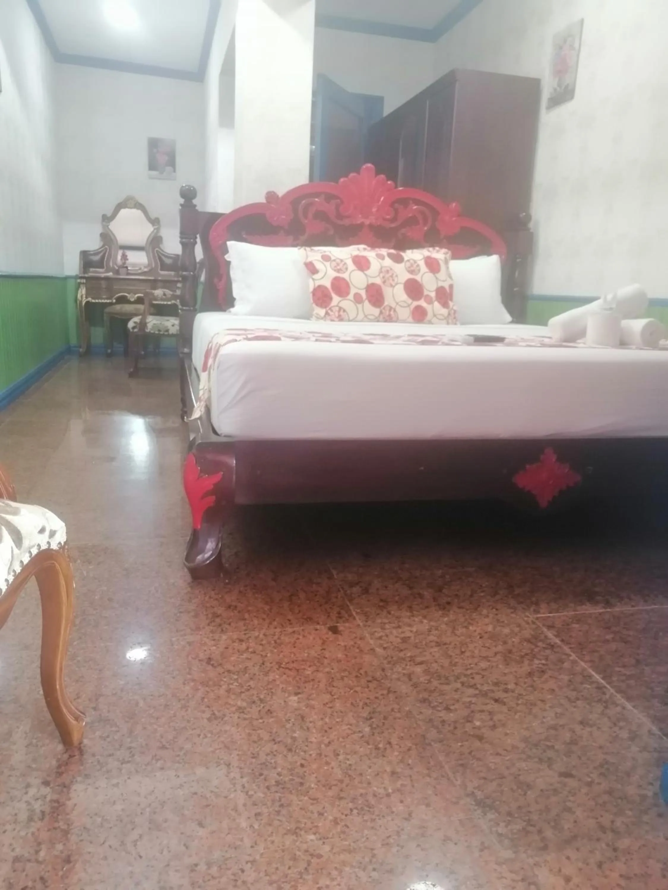 Bed in Sang Yoo Mountain View Tagaytay Staycation - Over Looking Of Taal Volcano