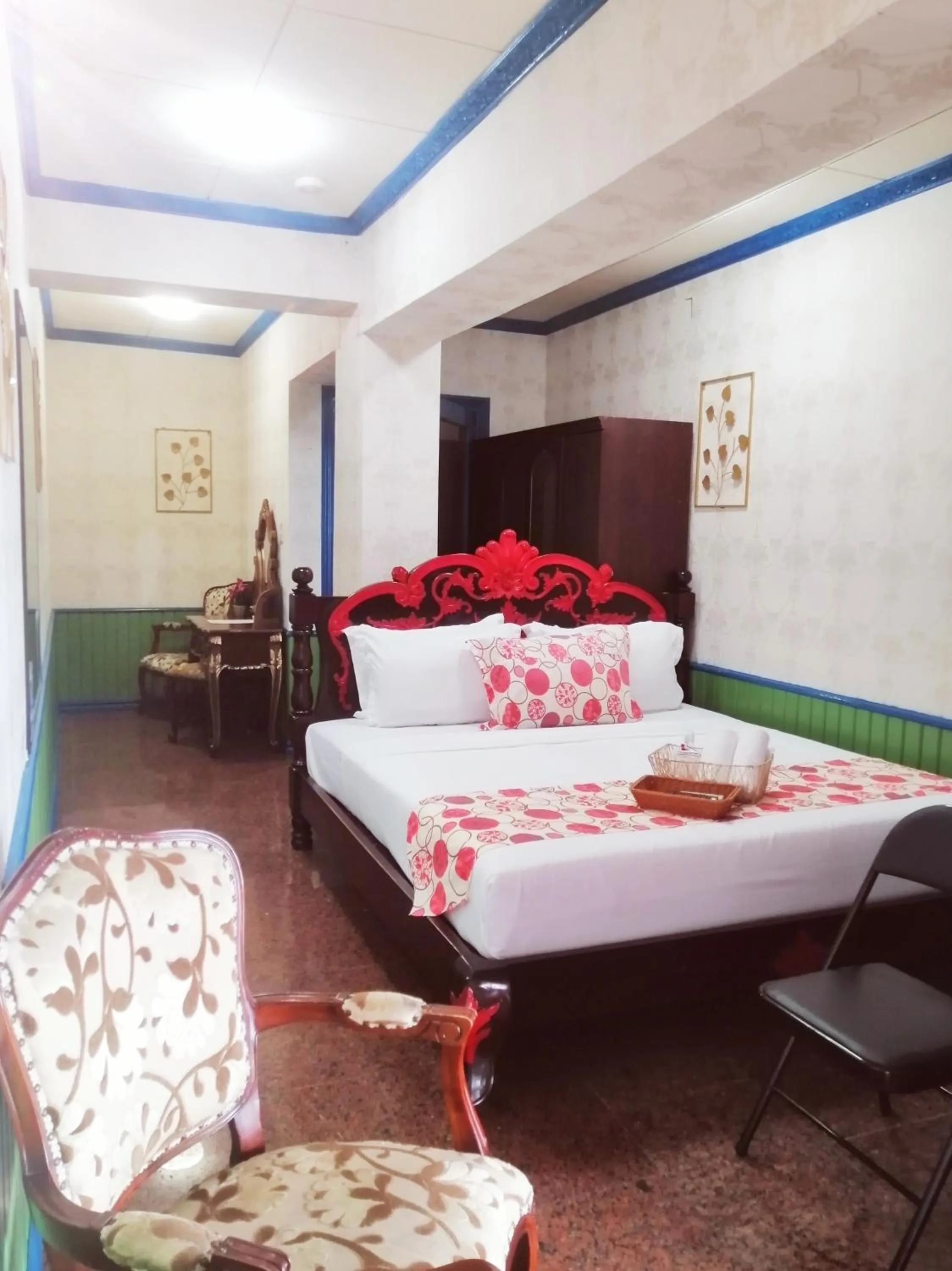 Bed in Sang Yoo Mountain View Tagaytay Staycation - Over Looking Of Taal Volcano