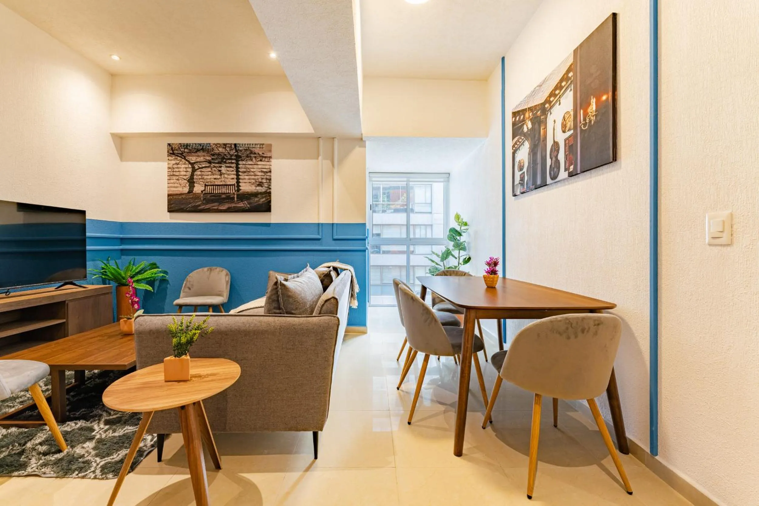 Dining area in Anahuac Apartments by VH