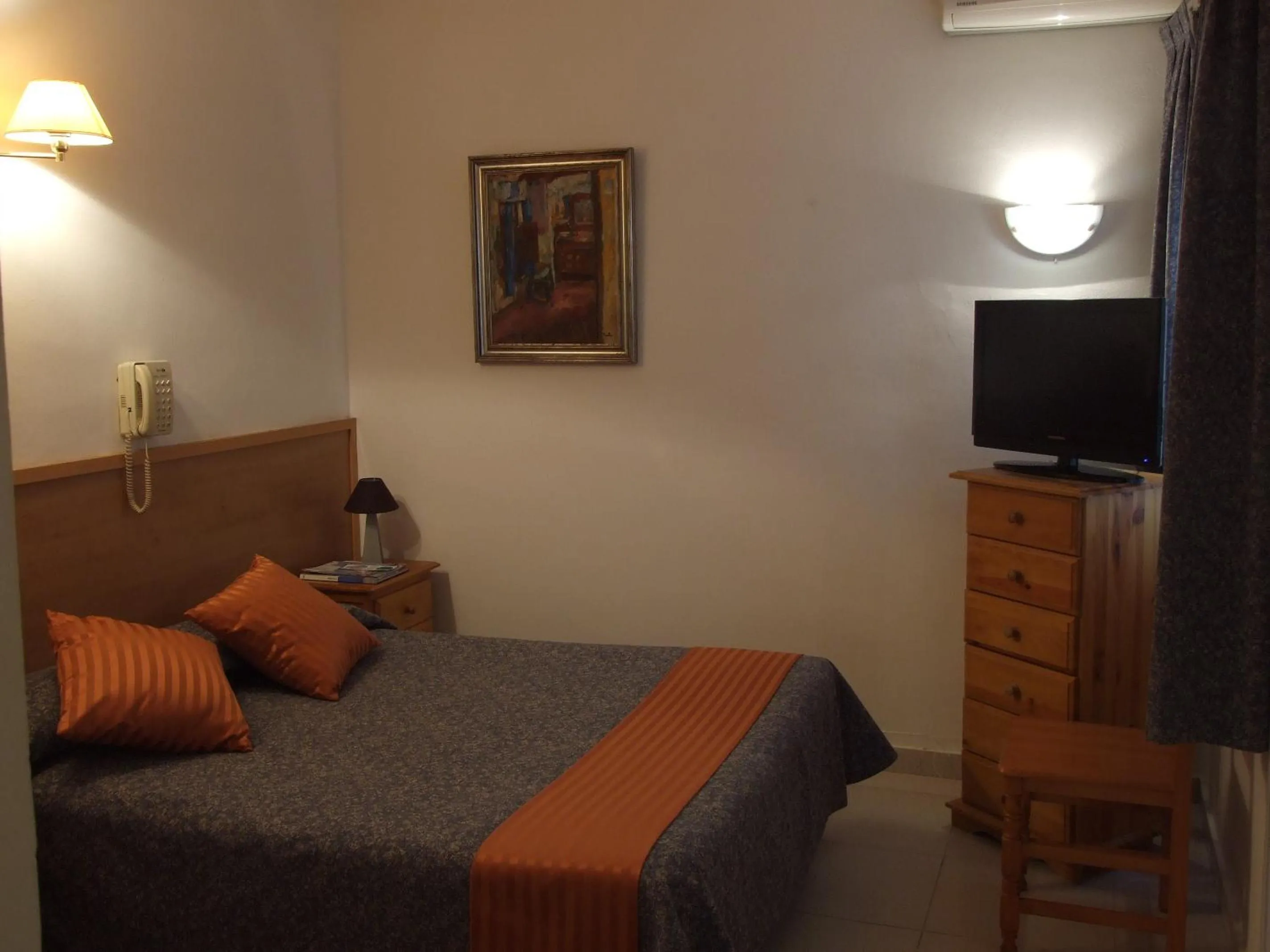 Photo of the whole room, Bed in Hotel Montserrat