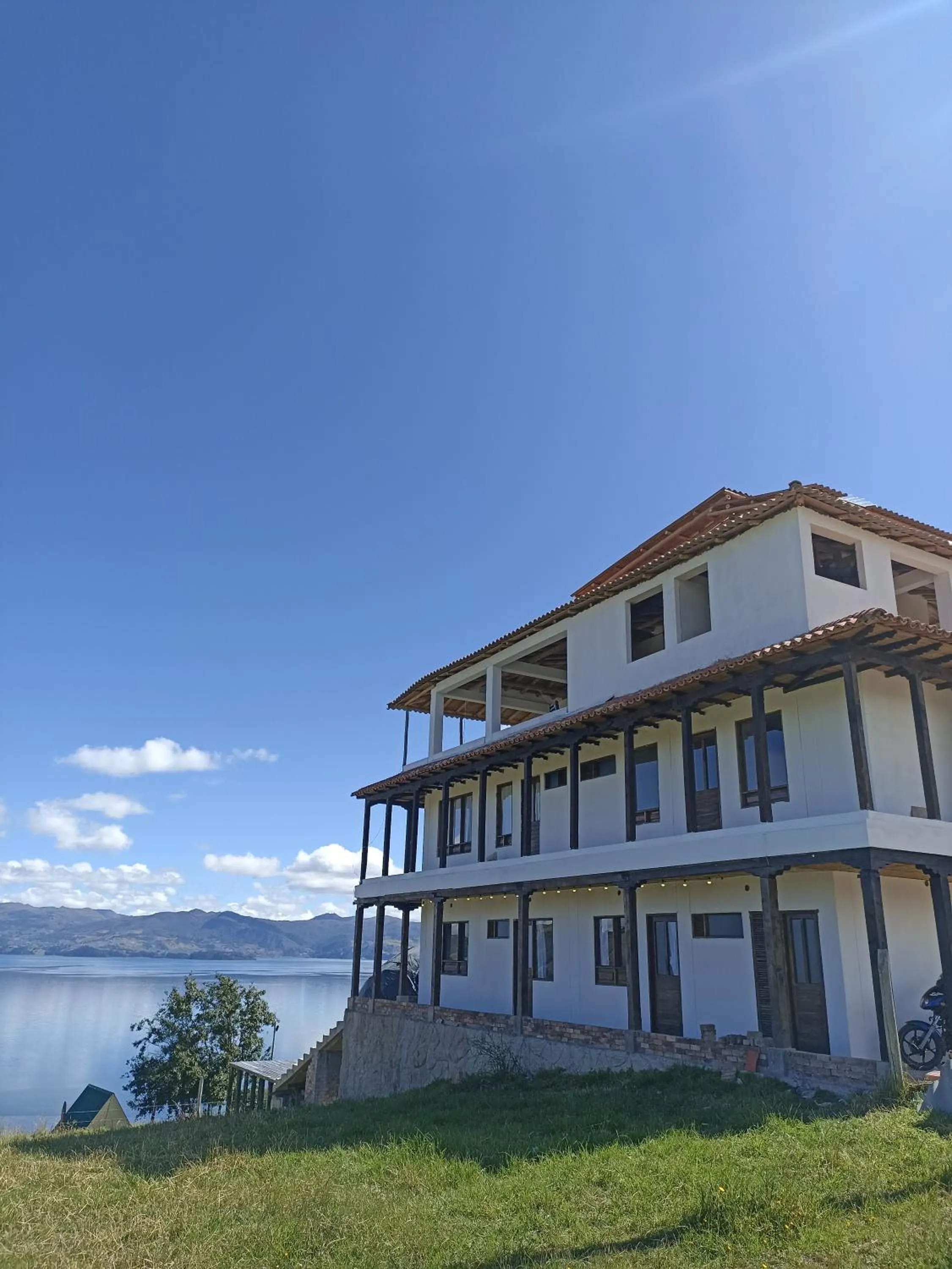 HOTEL TOTA ELISEO PLAYA BLANCA LAGO DE TOTA