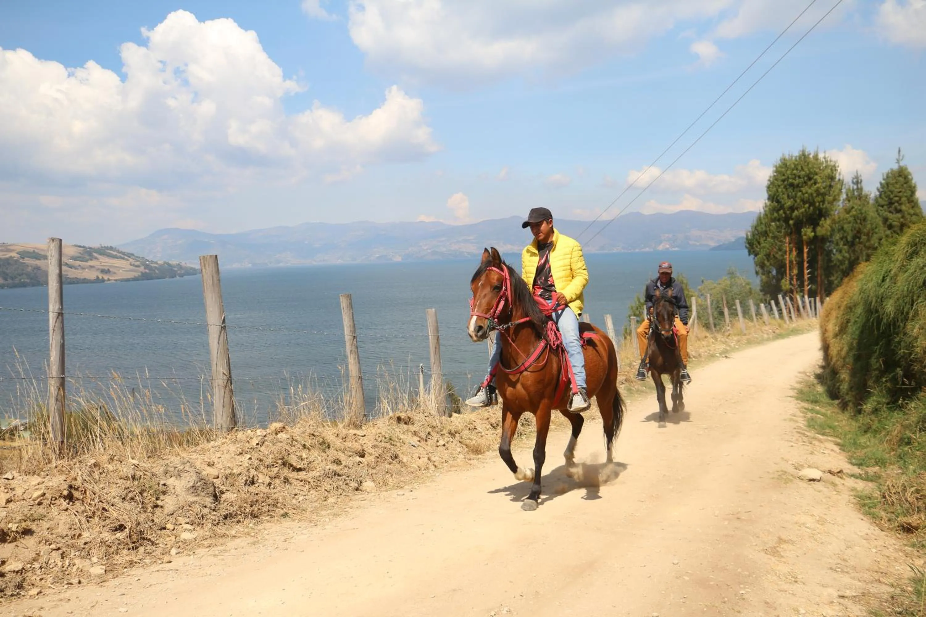 HOTEL TOTA ELISEO PLAYA BLANCA LAGO DE TOTA