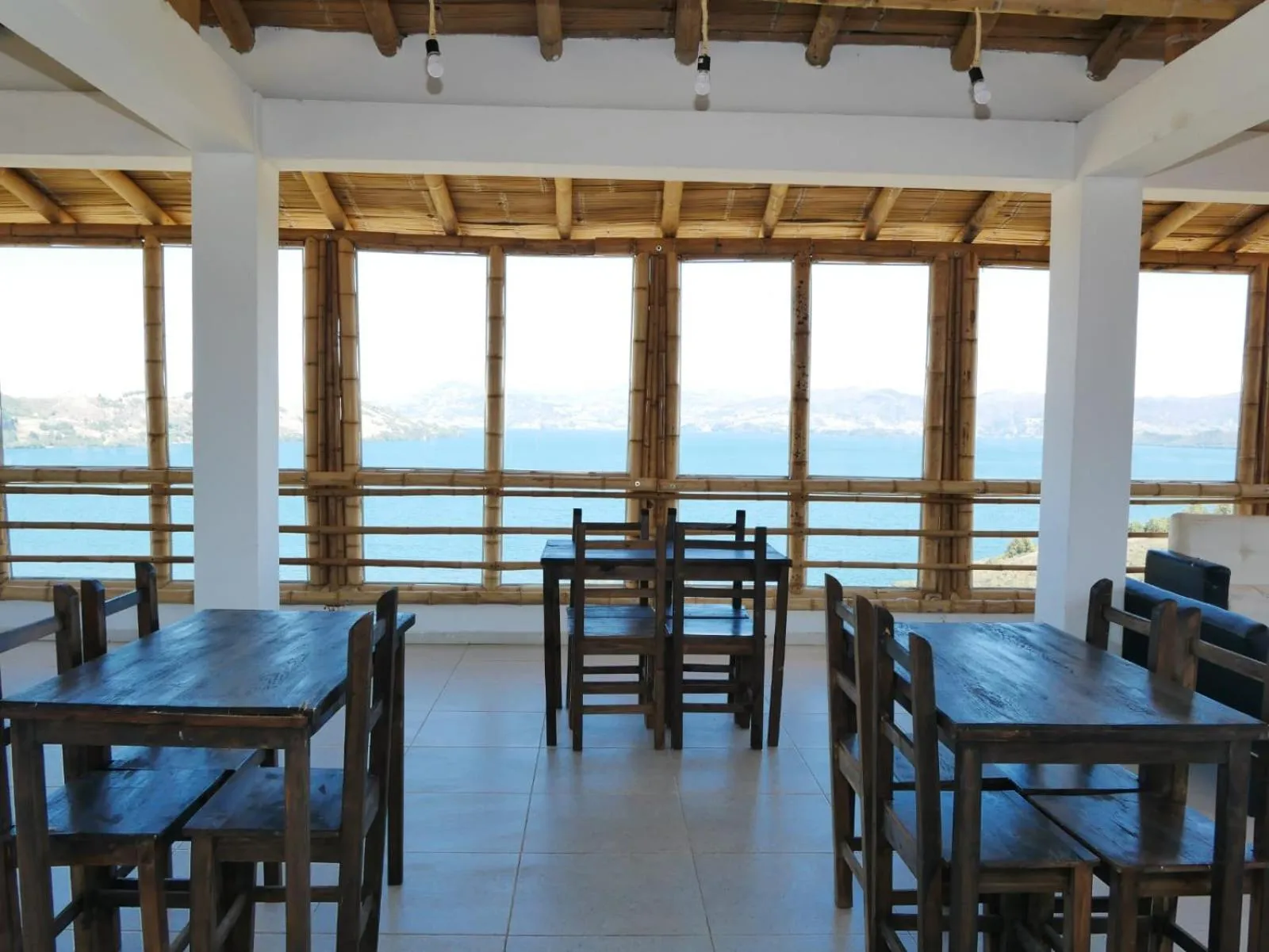 HOTEL TOTA ELISEO PLAYA BLANCA LAGO DE TOTA