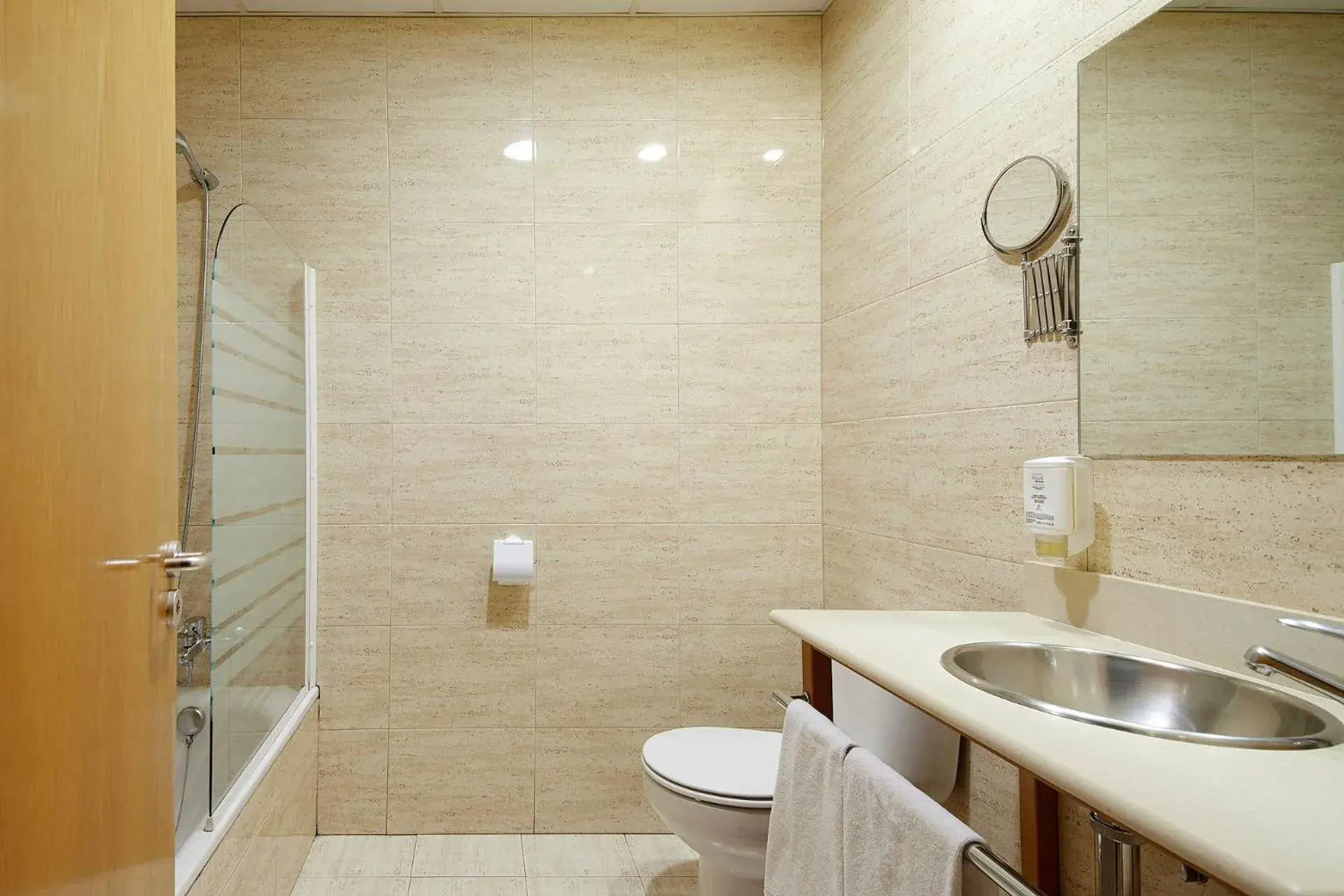 Double Room in Hotel Iriguibel Huarte Pamplona Double Room in Hotel Iriguibel Huarte Pamplona