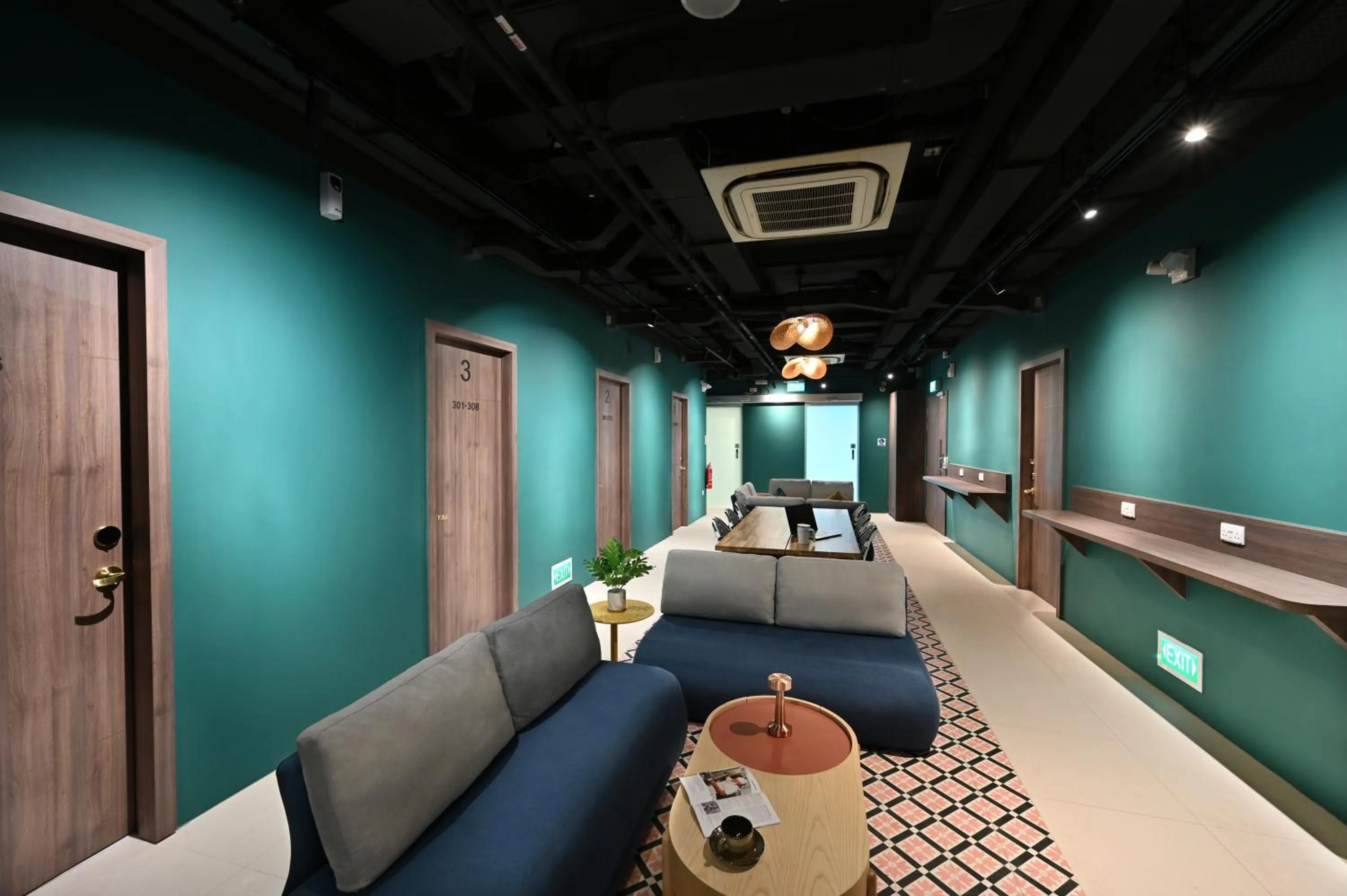 Communal lounge/ TV room in Dream Chaser Boutique Capsule Hotel