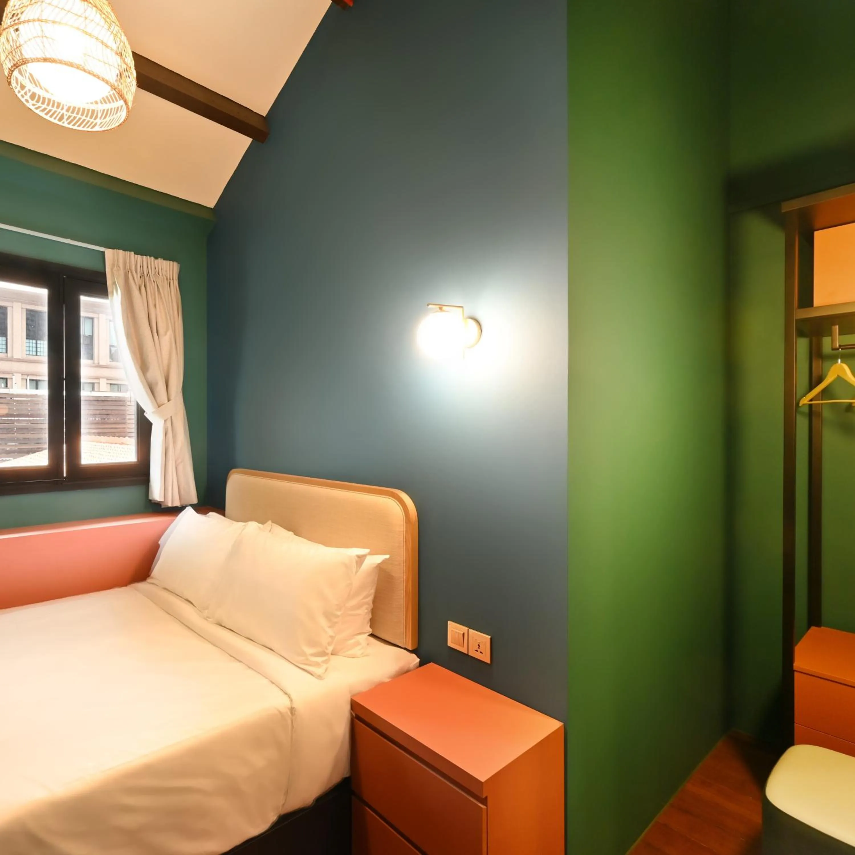 Bed in Dream Chaser Boutique Capsule Hotel