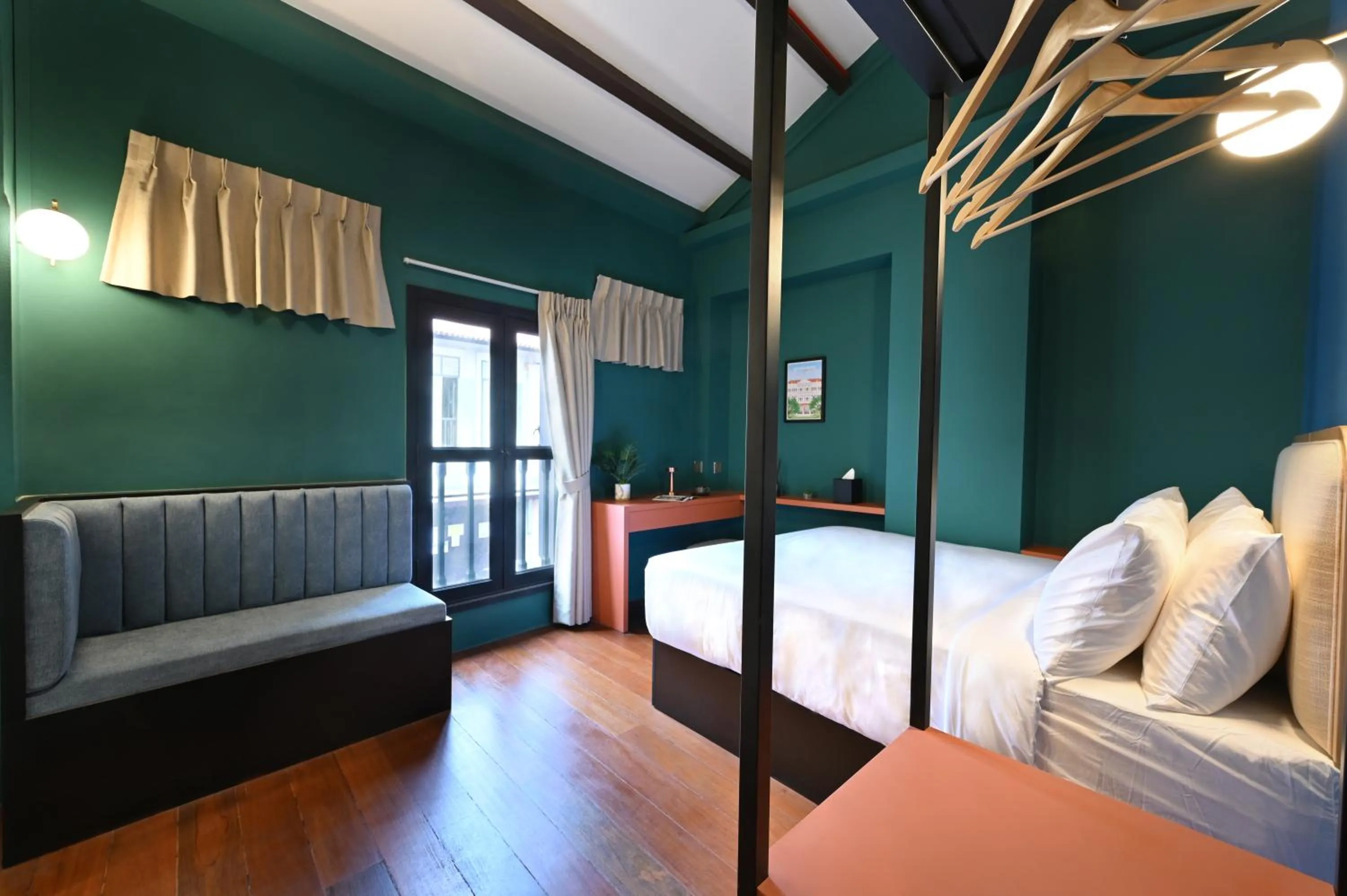 Bed in Dream Chaser Boutique Capsule Hotel