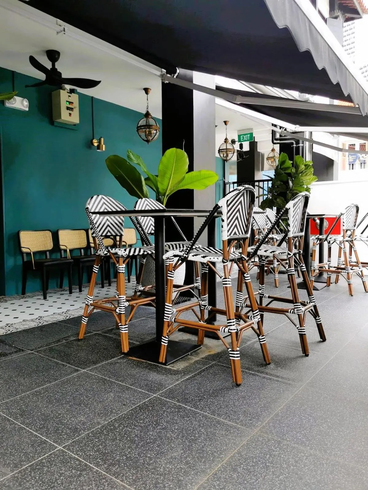 Restaurant/places to eat in Dream Chaser Boutique Capsule Hotel