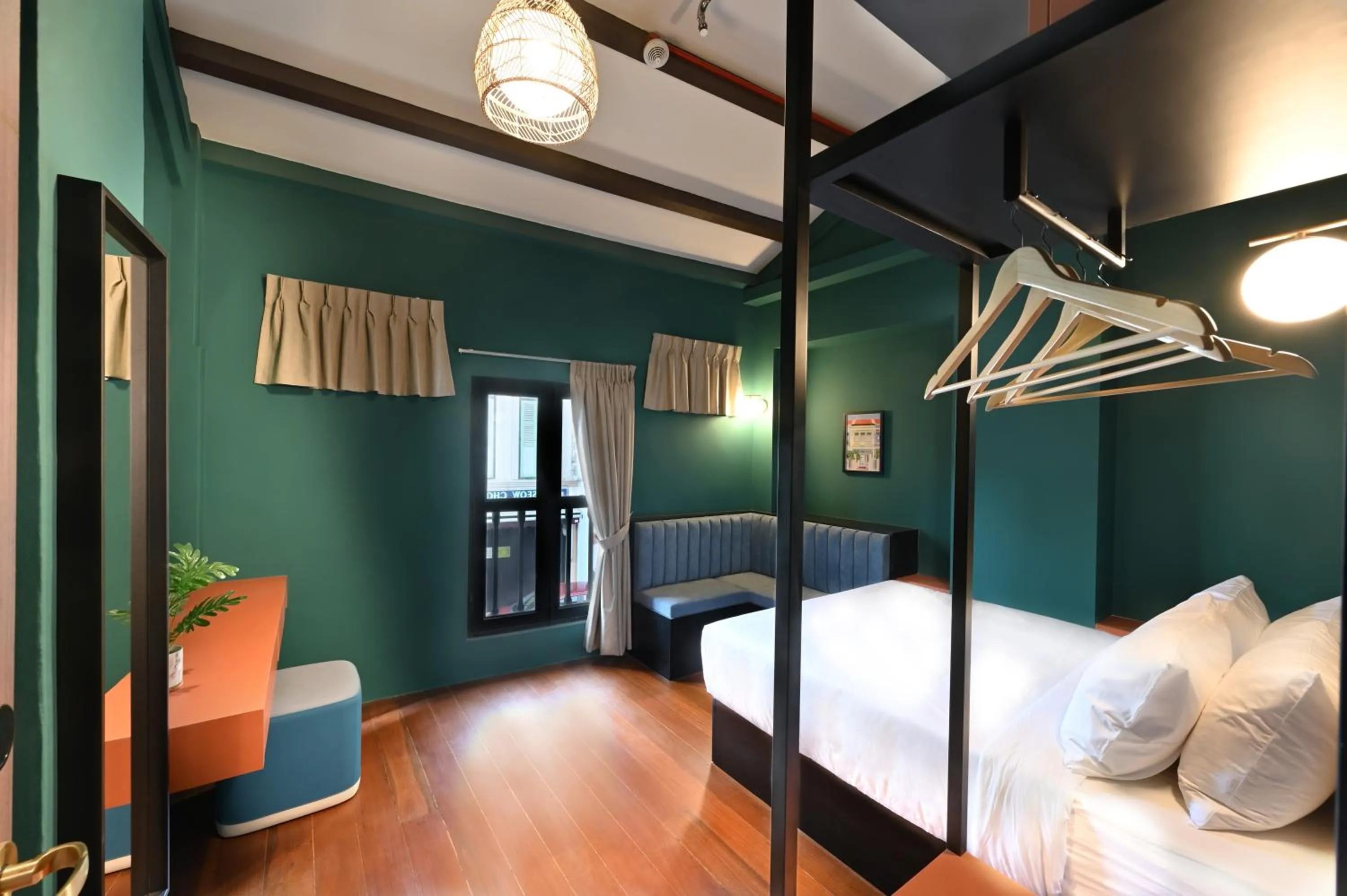 Bed in Dream Chaser Boutique Capsule Hotel