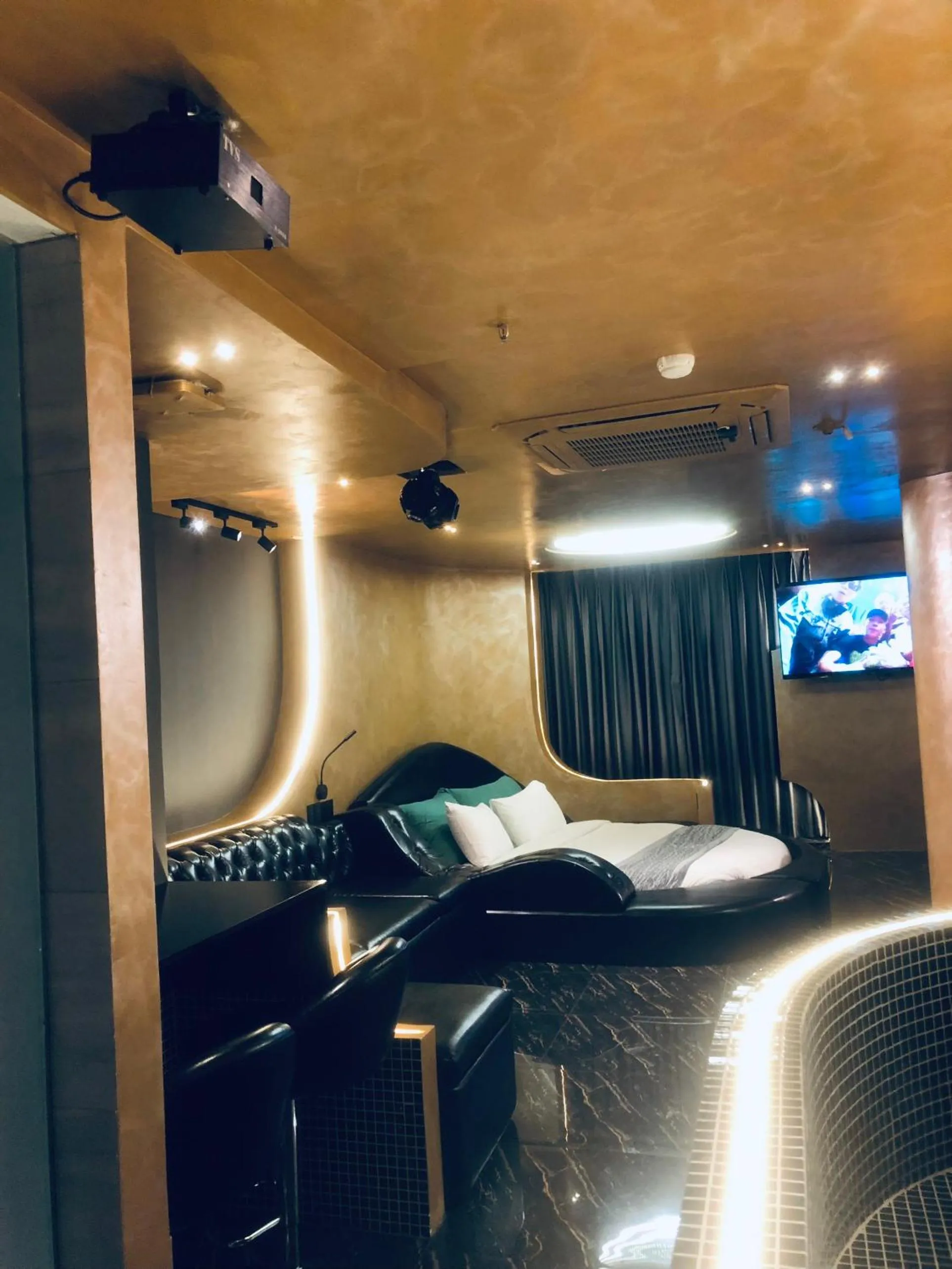 Bed in Dazi Signature