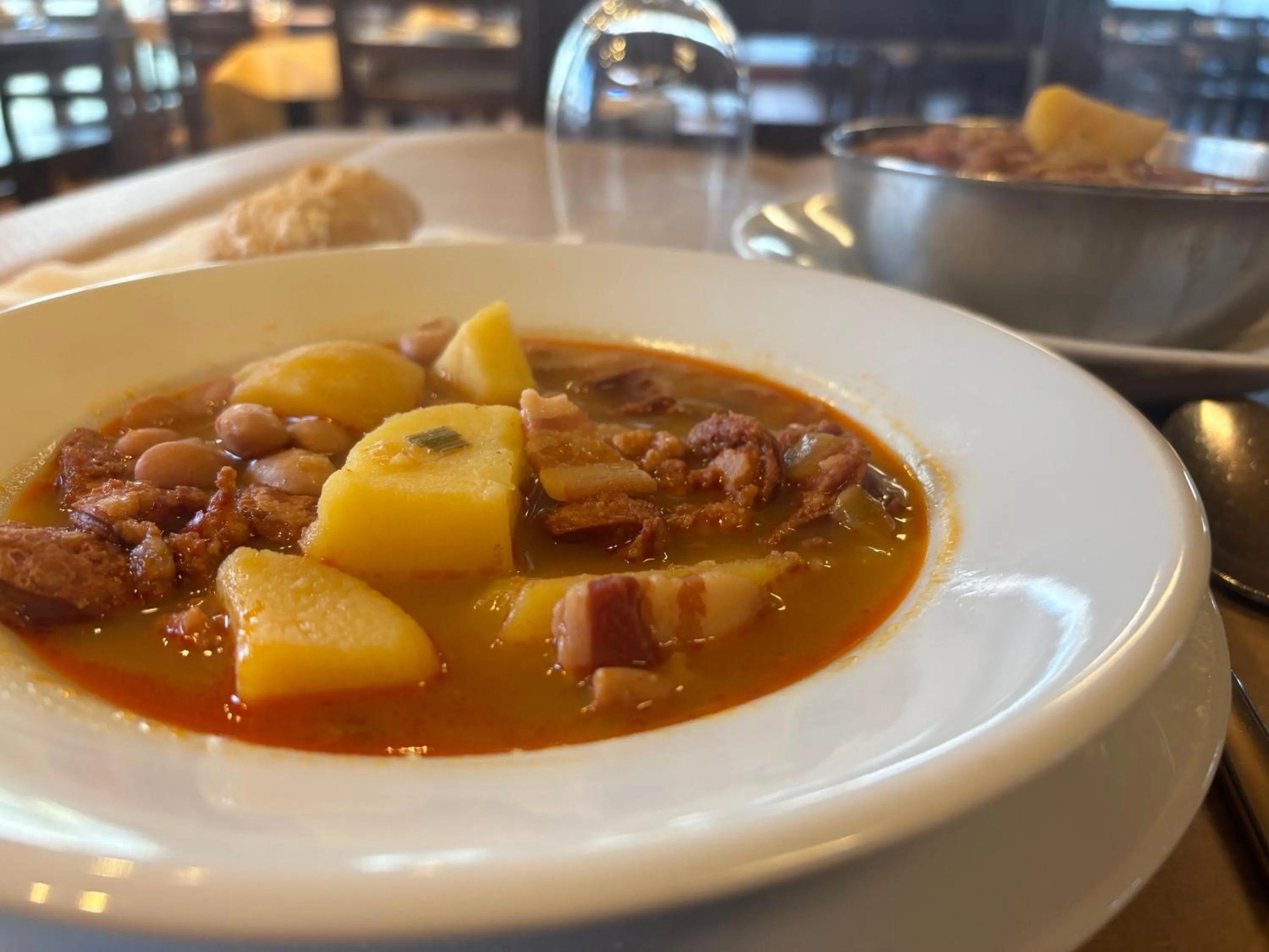 Restaurant/places to eat in Hotel Silvota