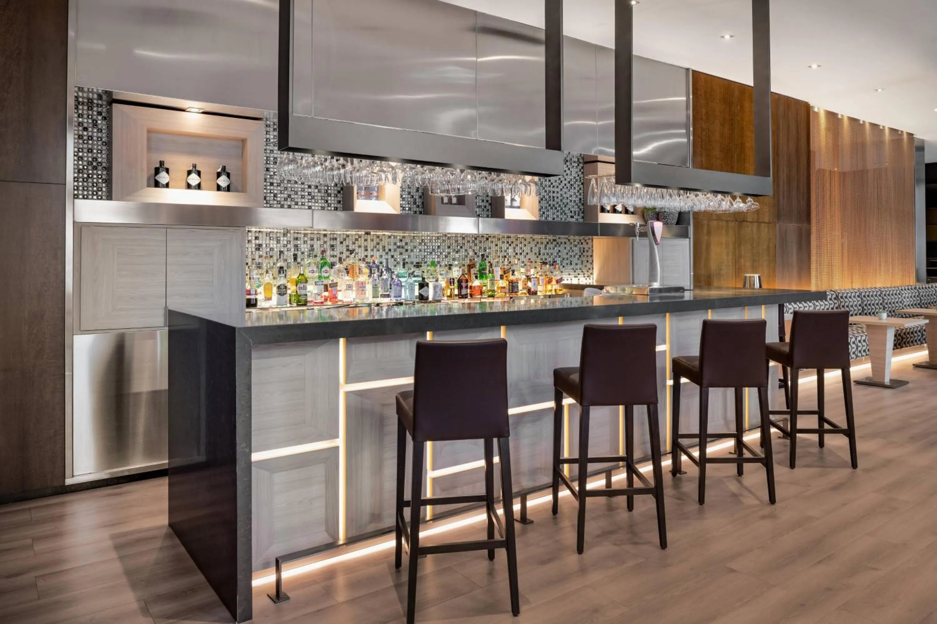 Lounge or bar in AC Hotel Palacio Universal by Marriott