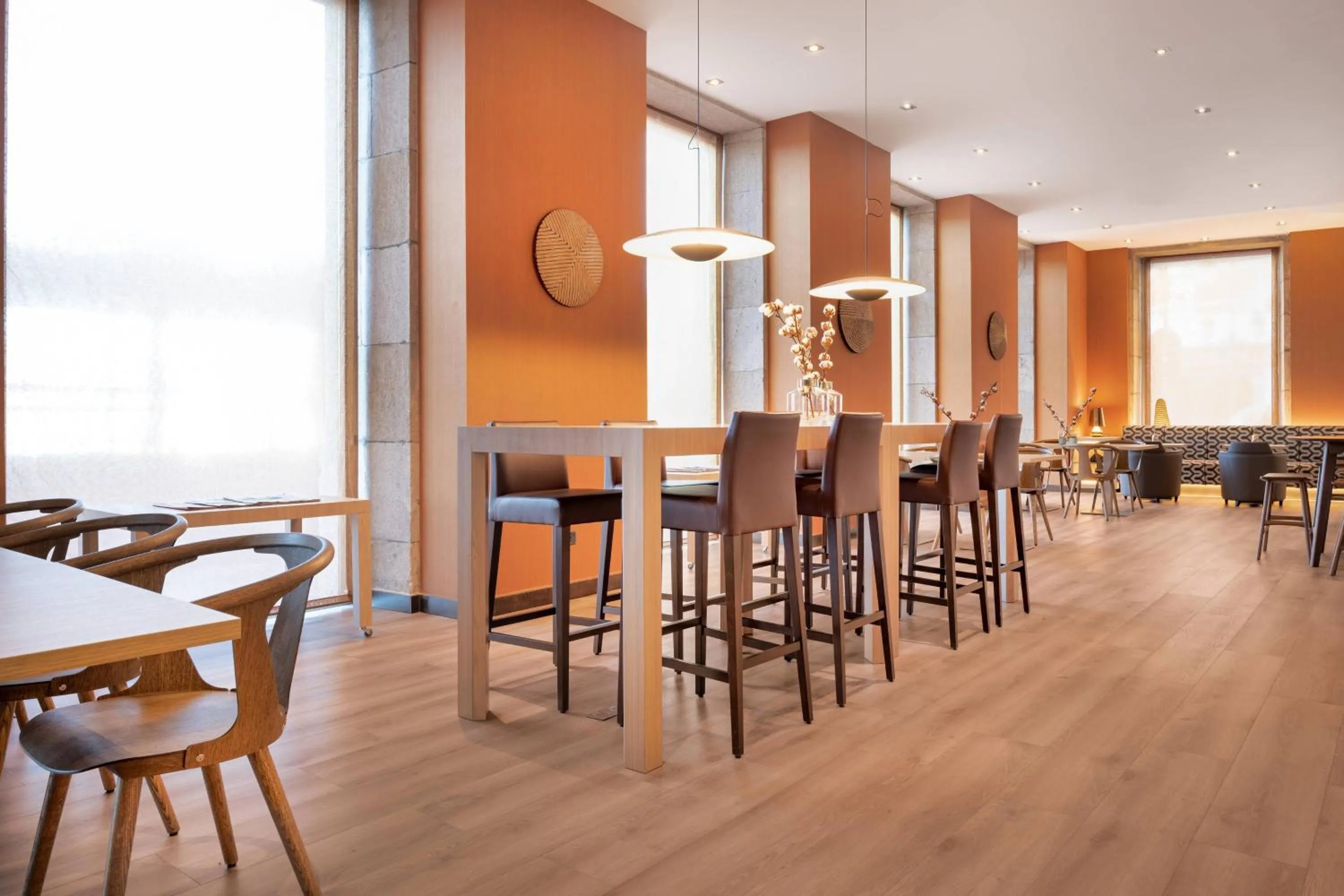 Lounge or bar in AC Hotel Palacio Universal by Marriott