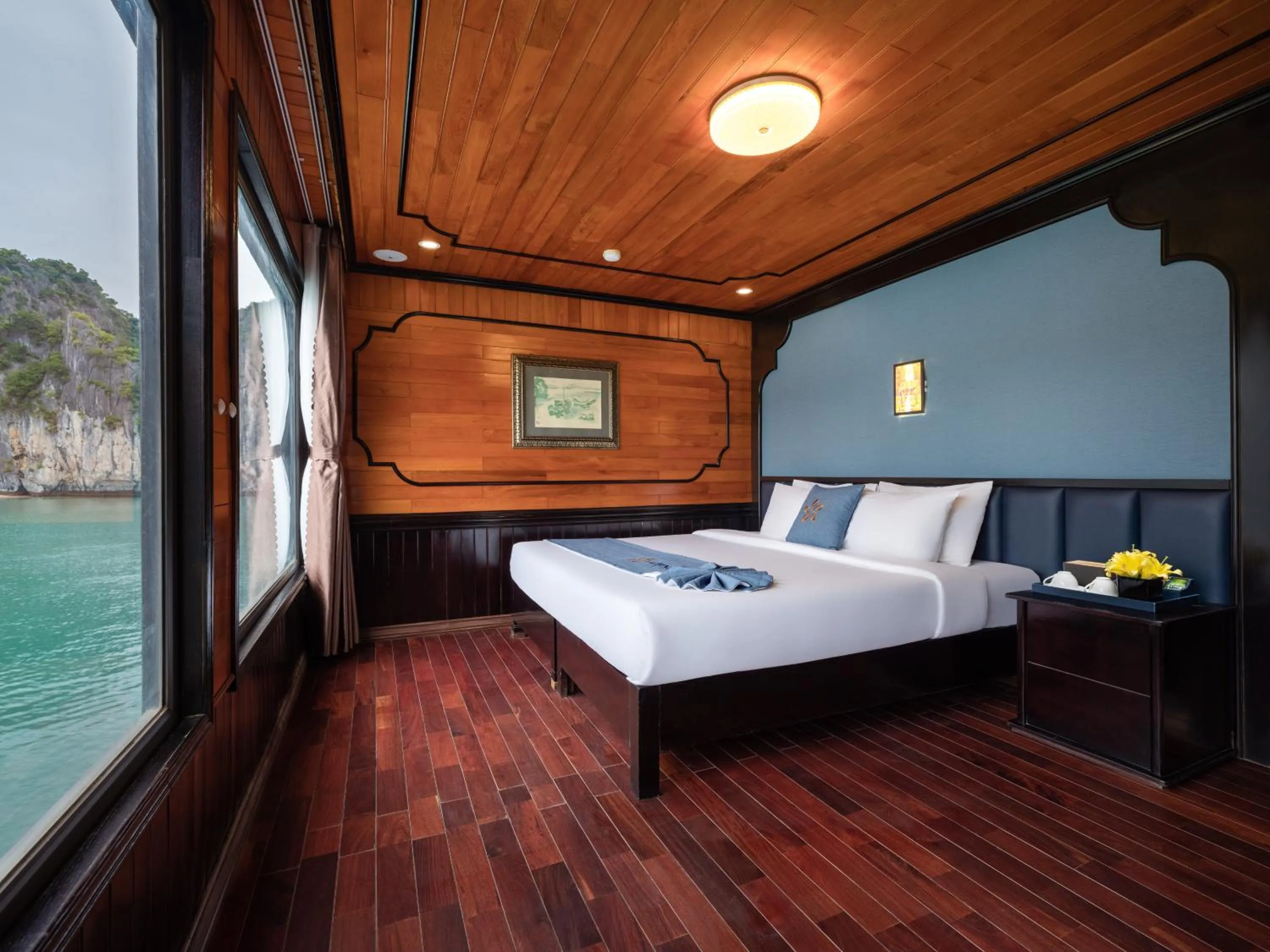 Bed in La Pandora Boutique Cruises