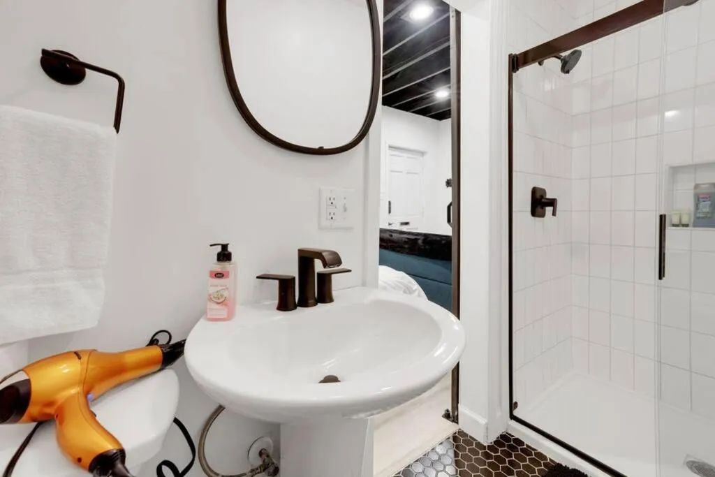 Housepitality - The Brandenburg Suite - Efficiency