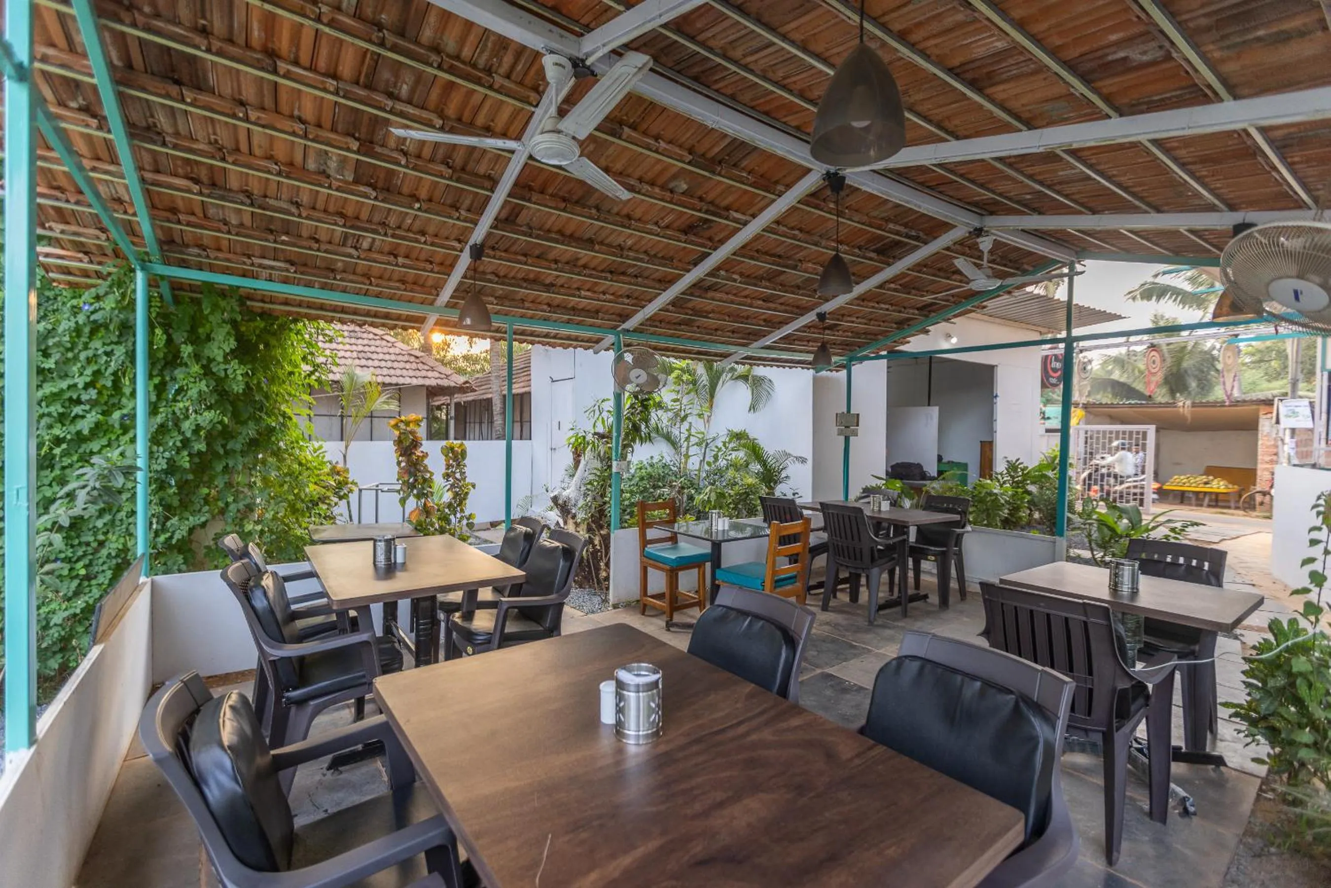 Seating area in Crystall Goa Turquoise Edition