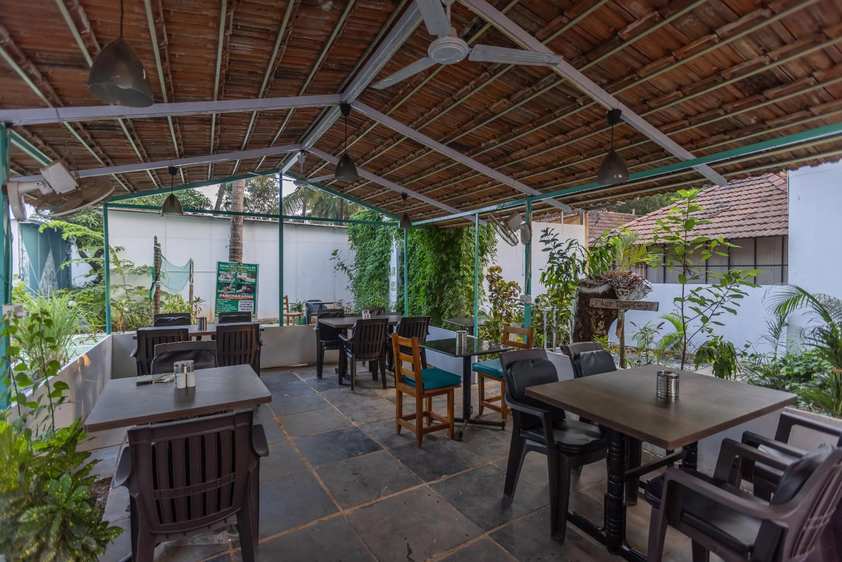 Seating area in Crystall Goa Turquoise Edition