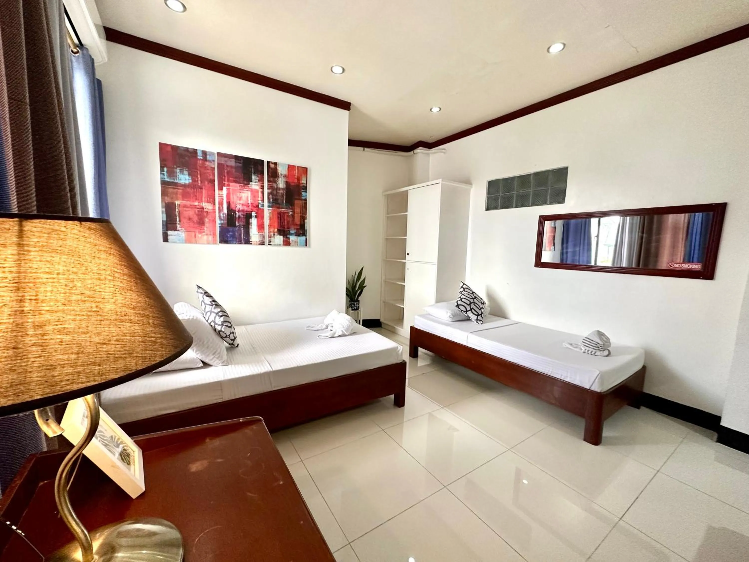 Endless Summer Hotel Baler