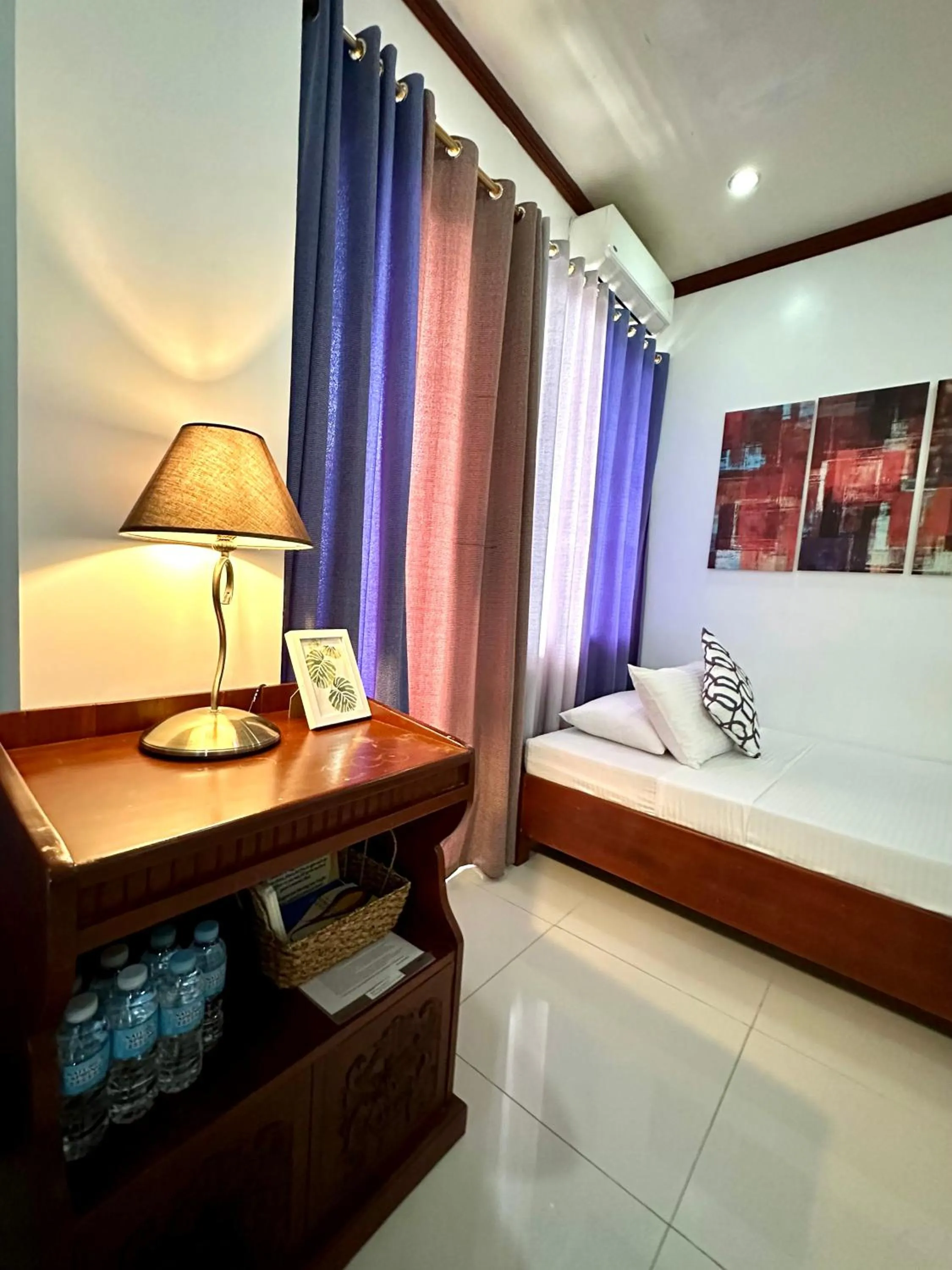 Endless Summer Hotel Baler