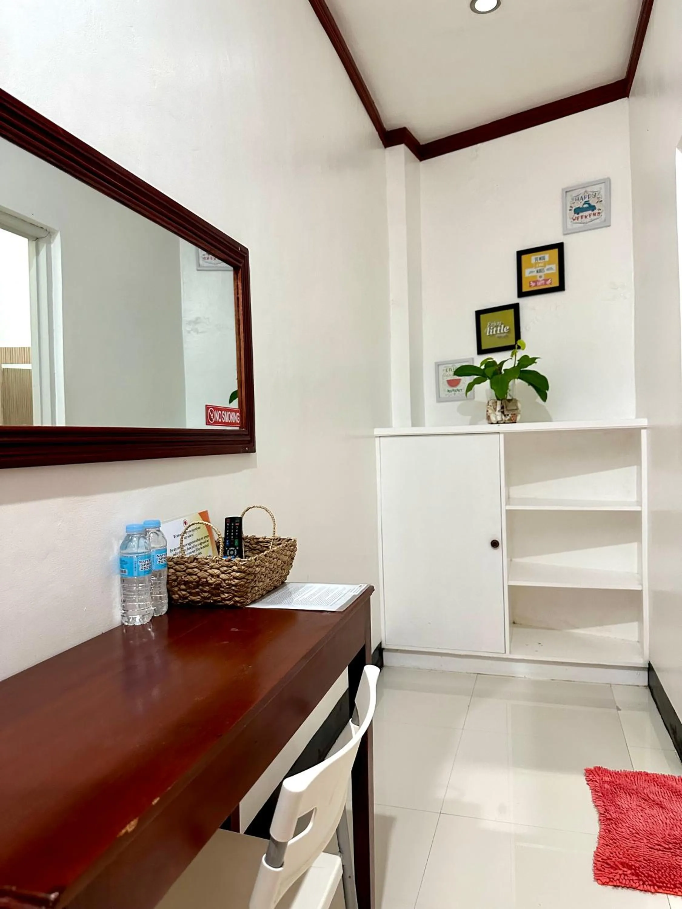 Endless Summer Hotel Baler