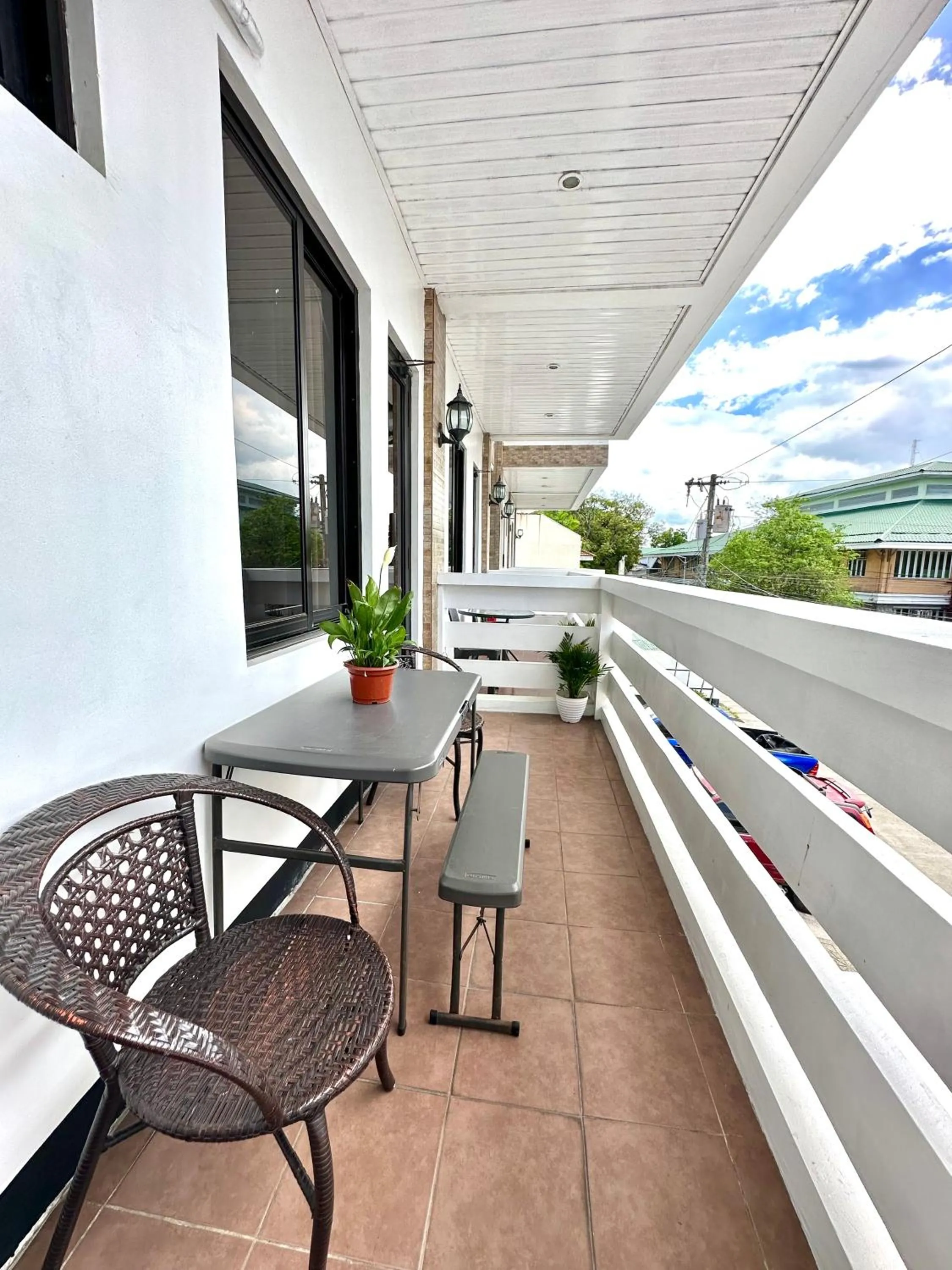 Endless Summer Hotel Baler