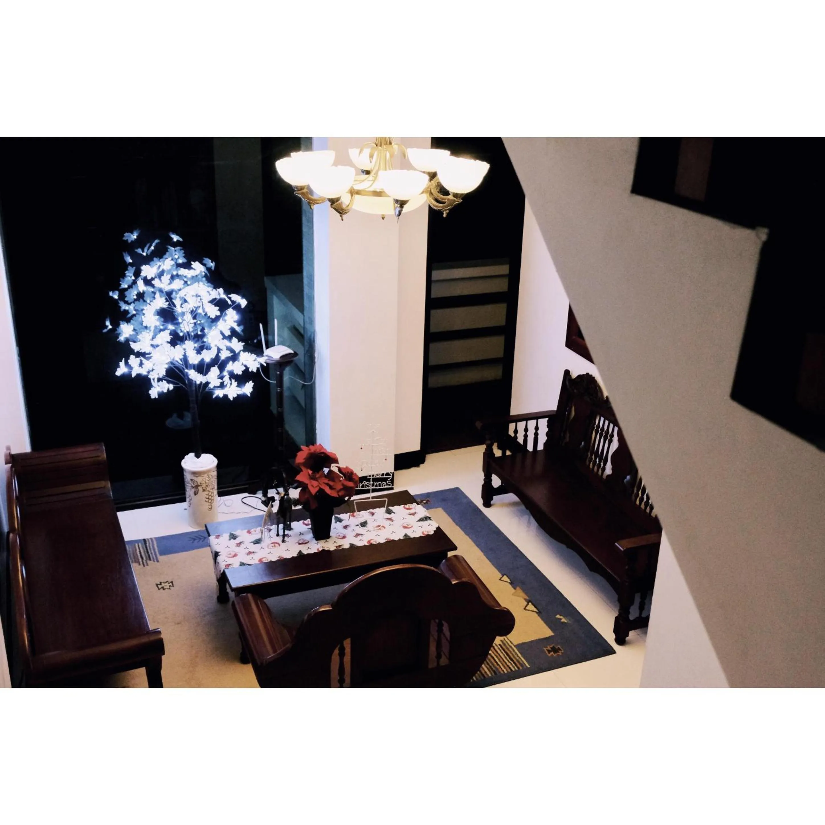 Living room in Endless Summer Hotel Baler