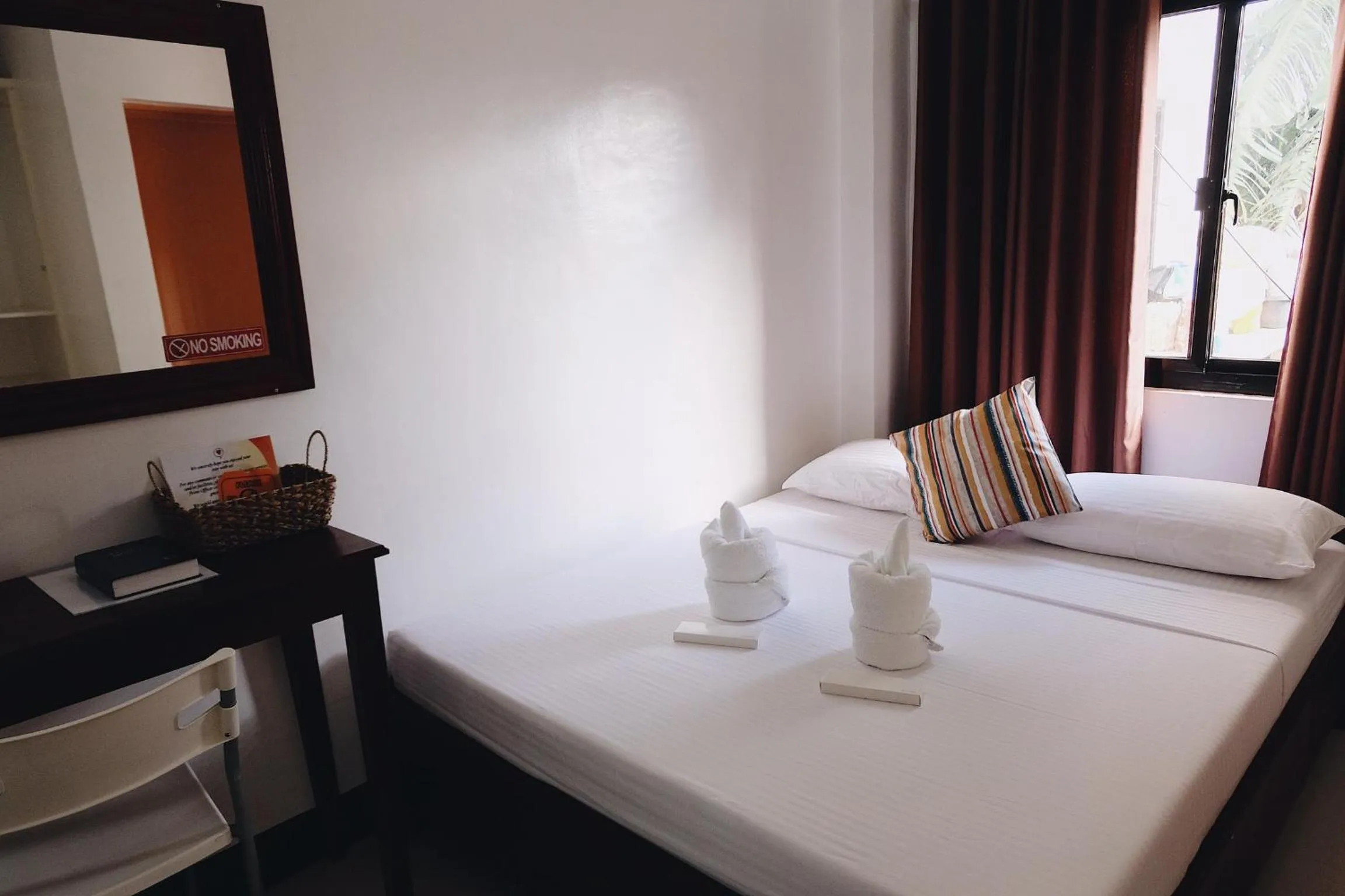 Bed in Endless Summer Hotel Baler