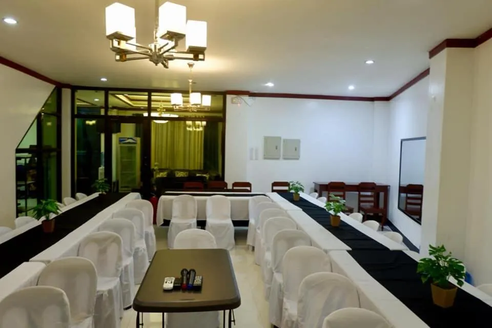 Endless Summer Hotel Baler