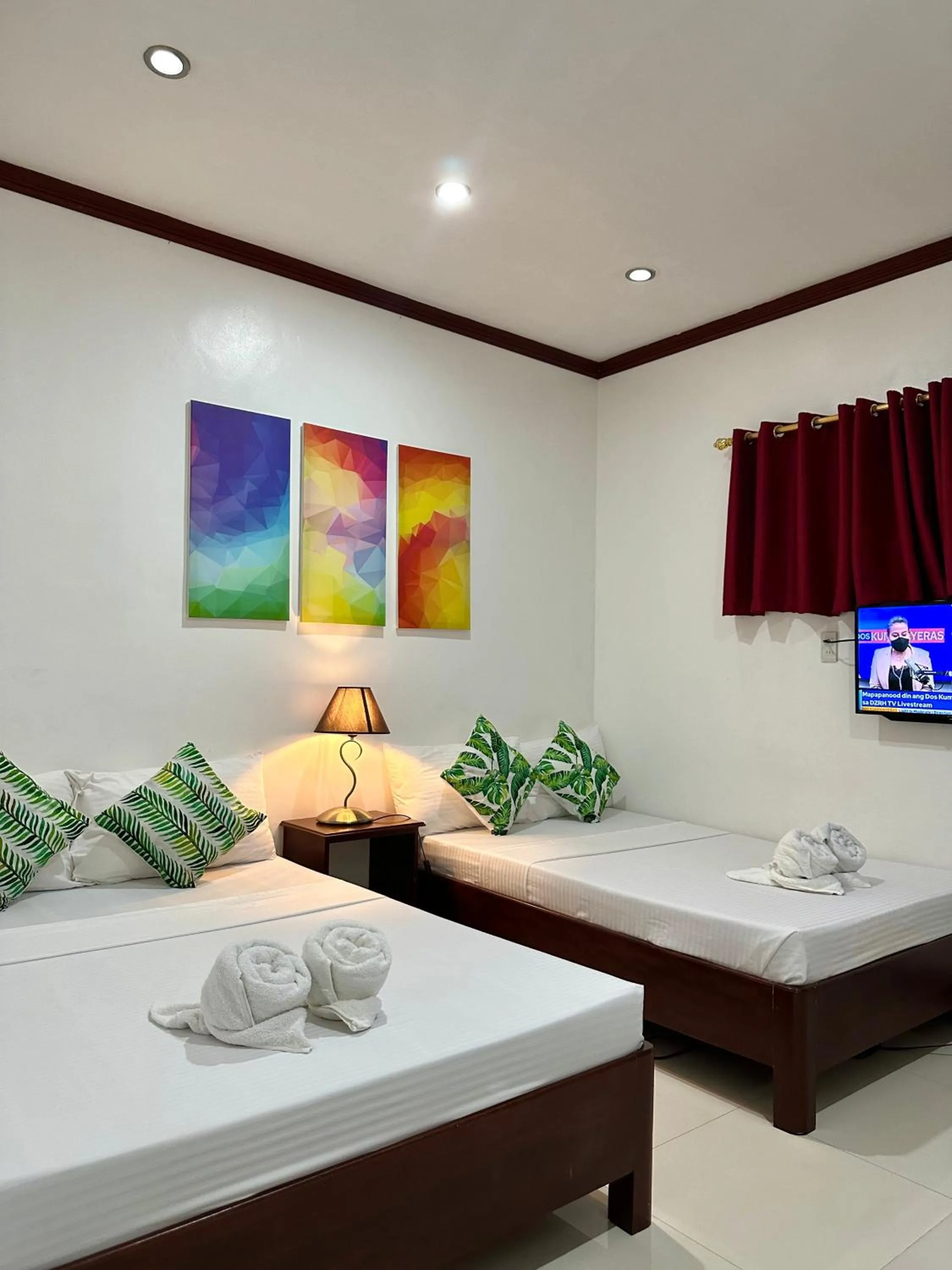 Endless Summer Hotel Baler