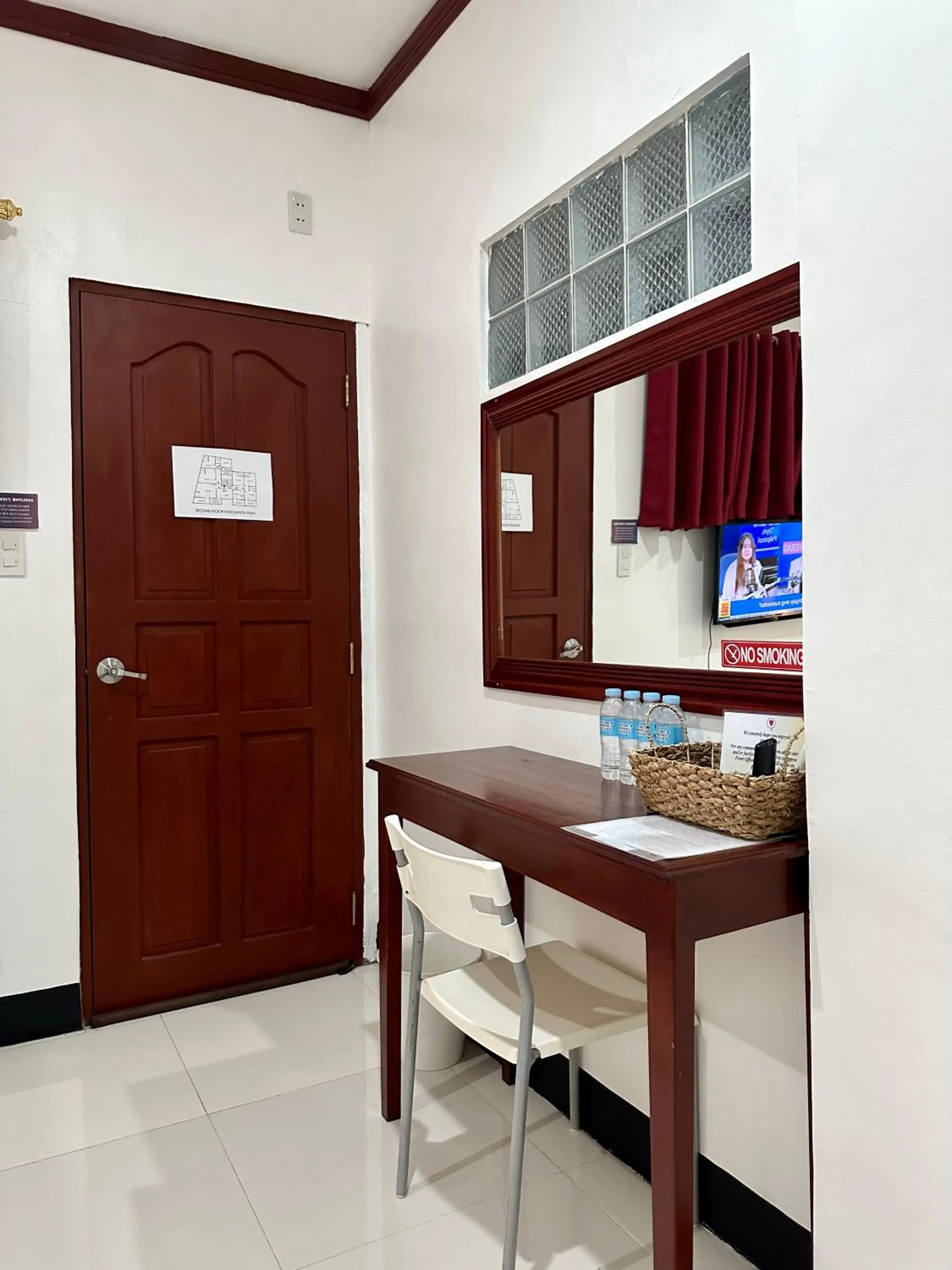 Endless Summer Hotel Baler