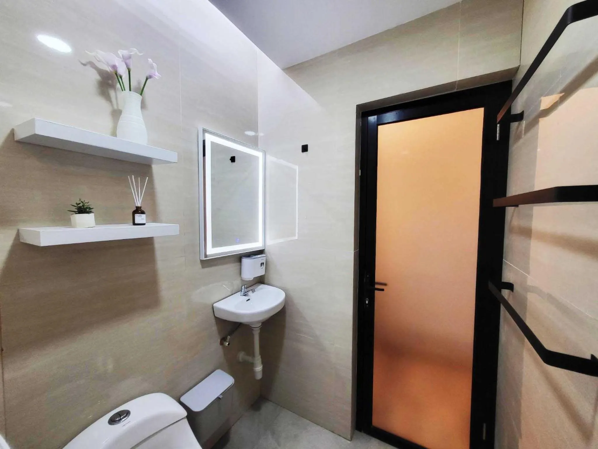 Shower in Cabin15 - Syariah