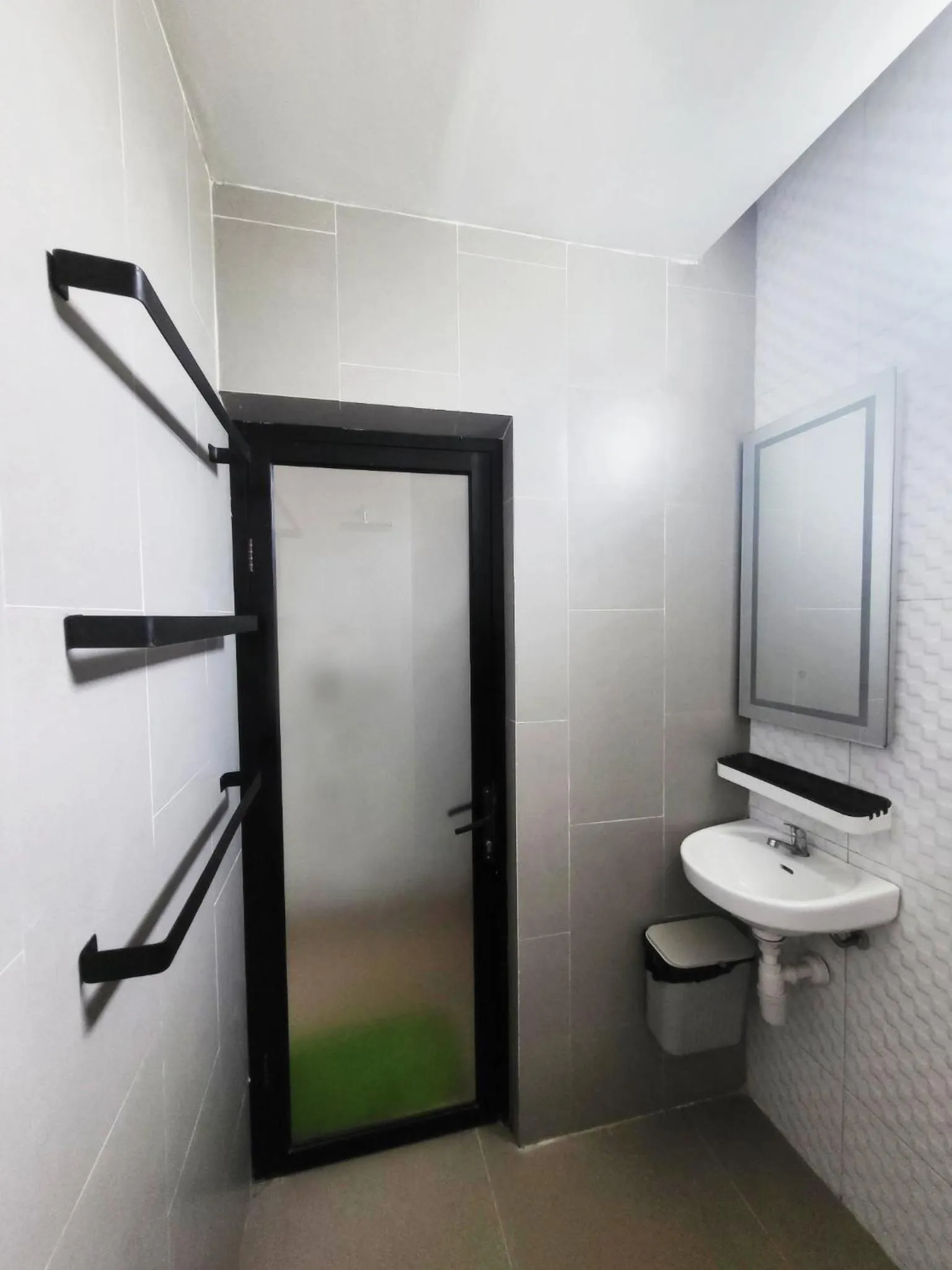 Shower in Cabin15 - Syariah