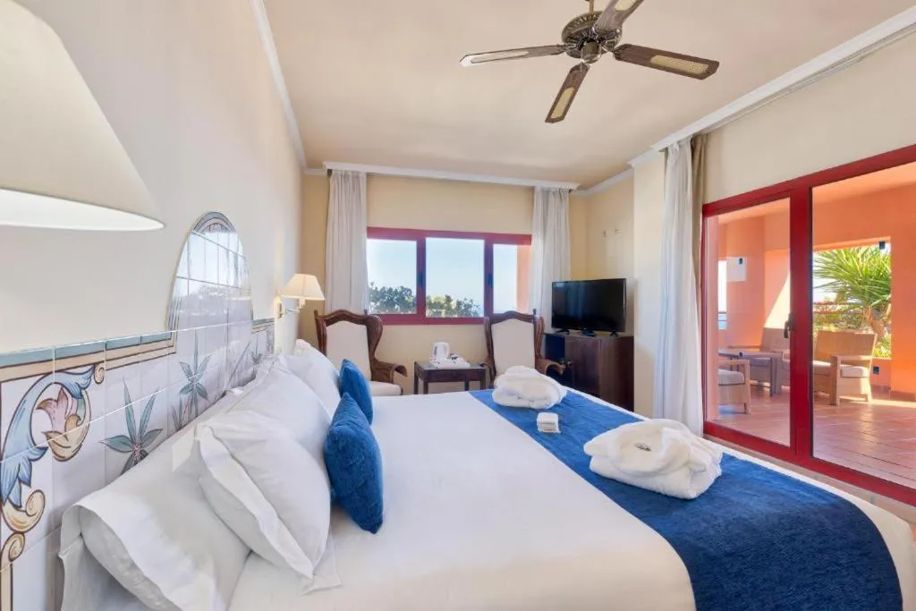 Bedroom, Bed in Ibersol Almuñecar Beach & Spa Hotel