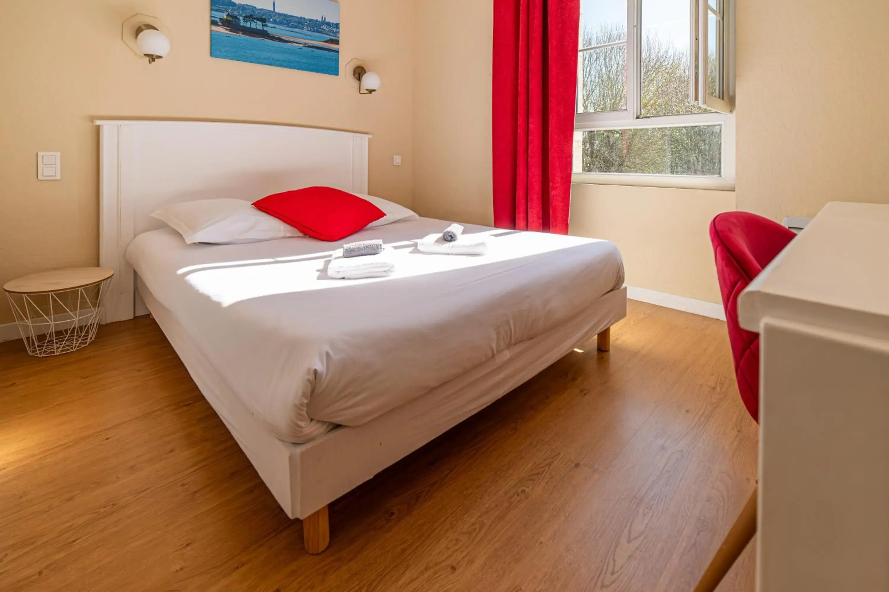 Double Room - single occupancy in Hôtel de la Mairie Double Room - single occupancy in Hôtel de la Mairie