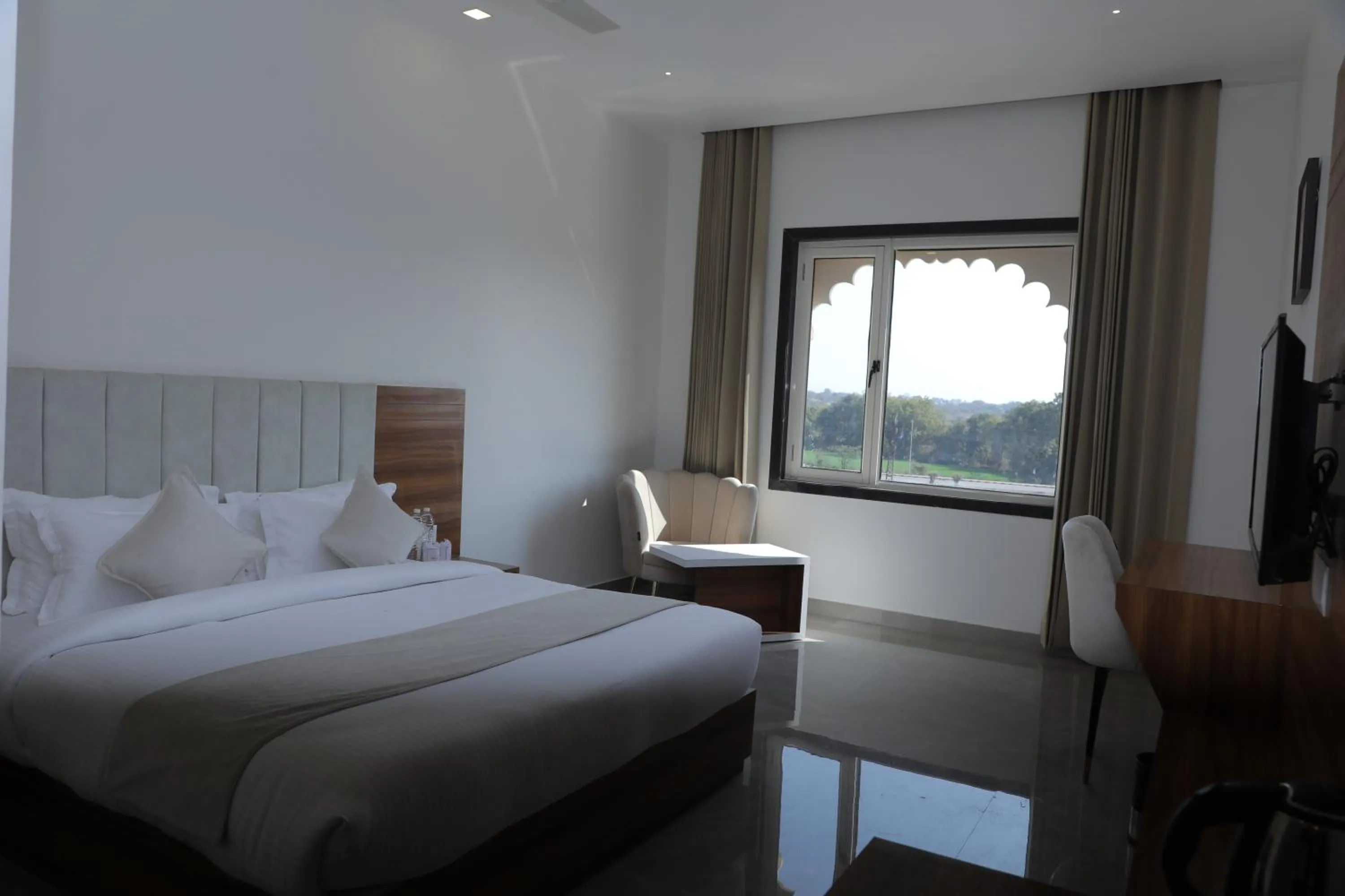 Communal lounge/ TV room in IMAGICA RESORTS