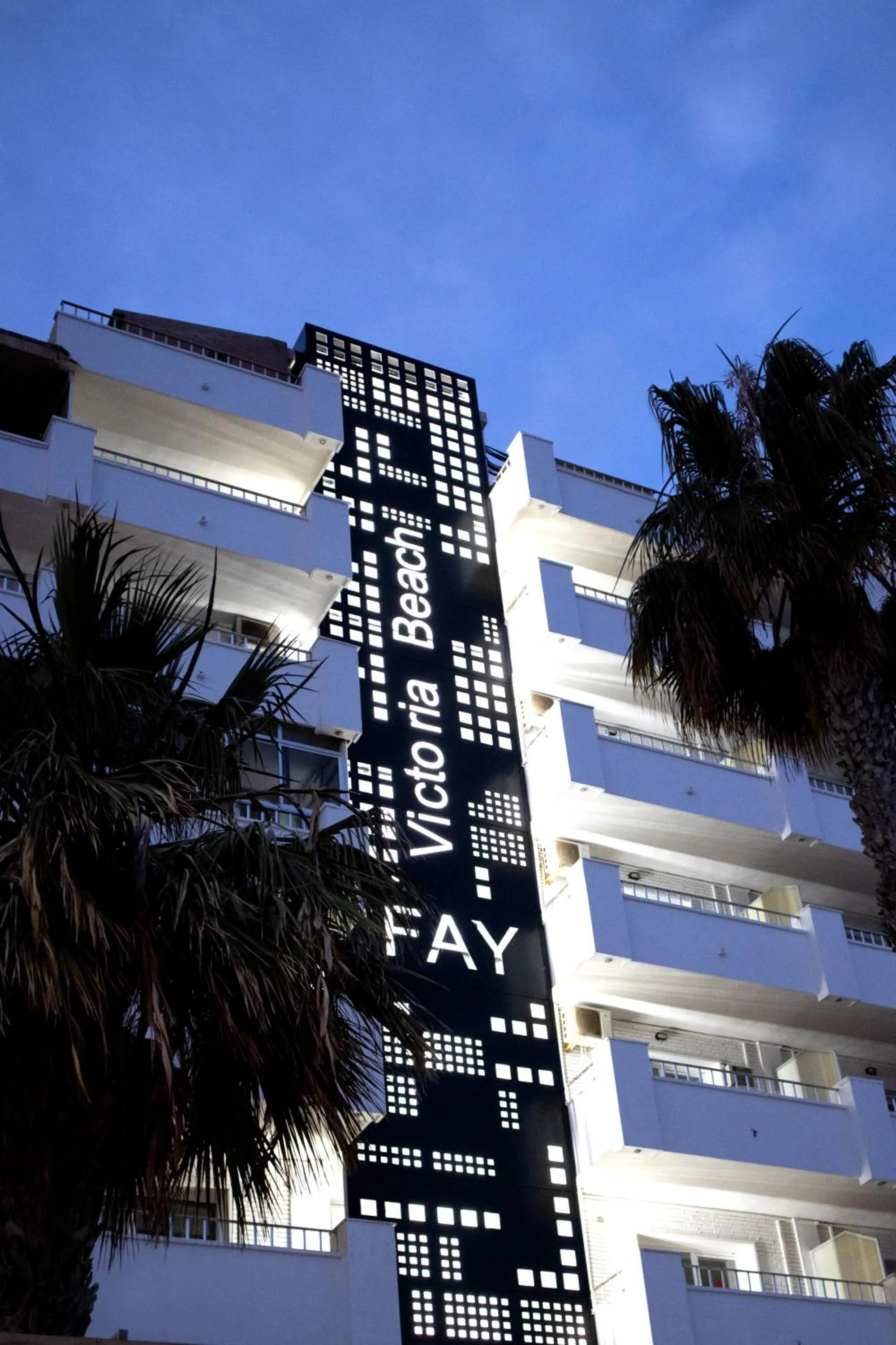 Property building in FAY Victoria Beach