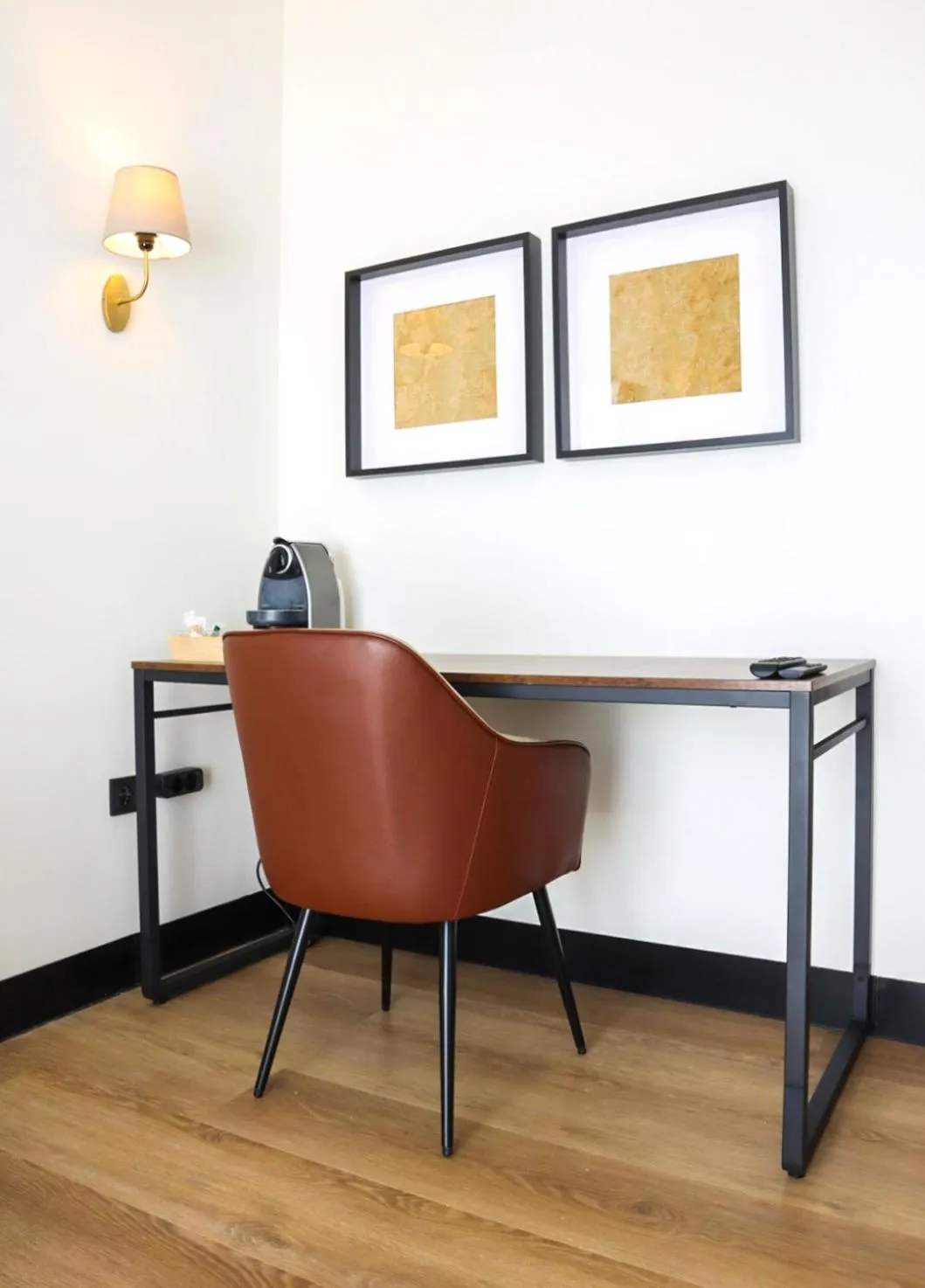 hair dresser in FAY Victoria Beach