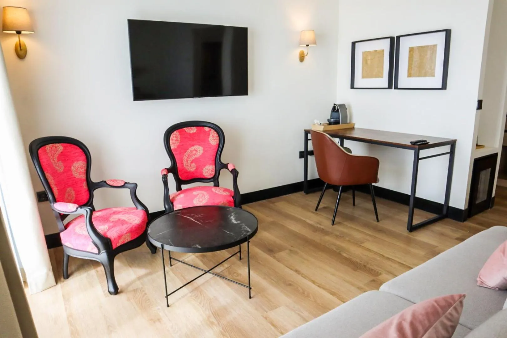 Decorative detail in FAY Victoria Beach