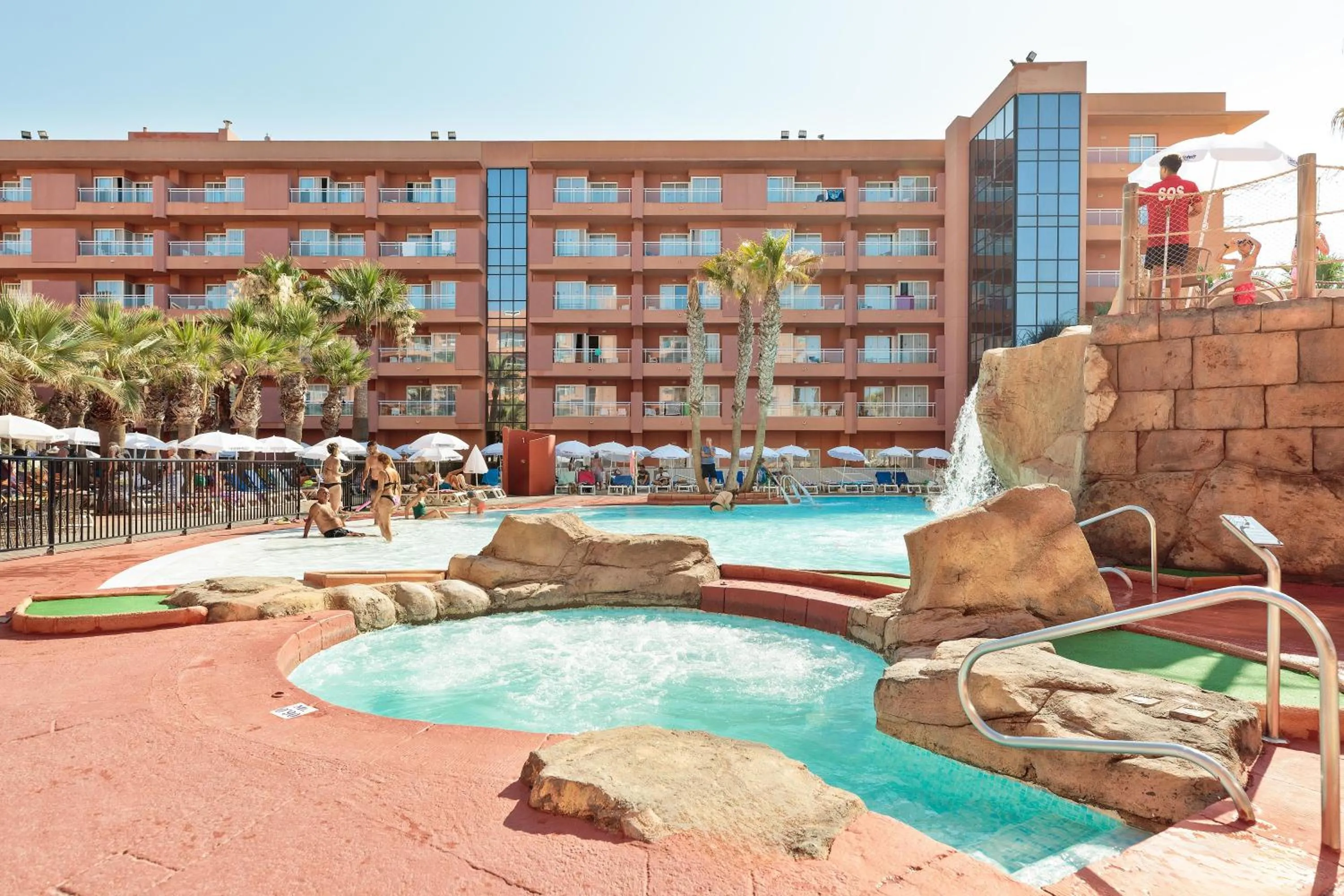 Swimming pool in Hotel Best Roquetas