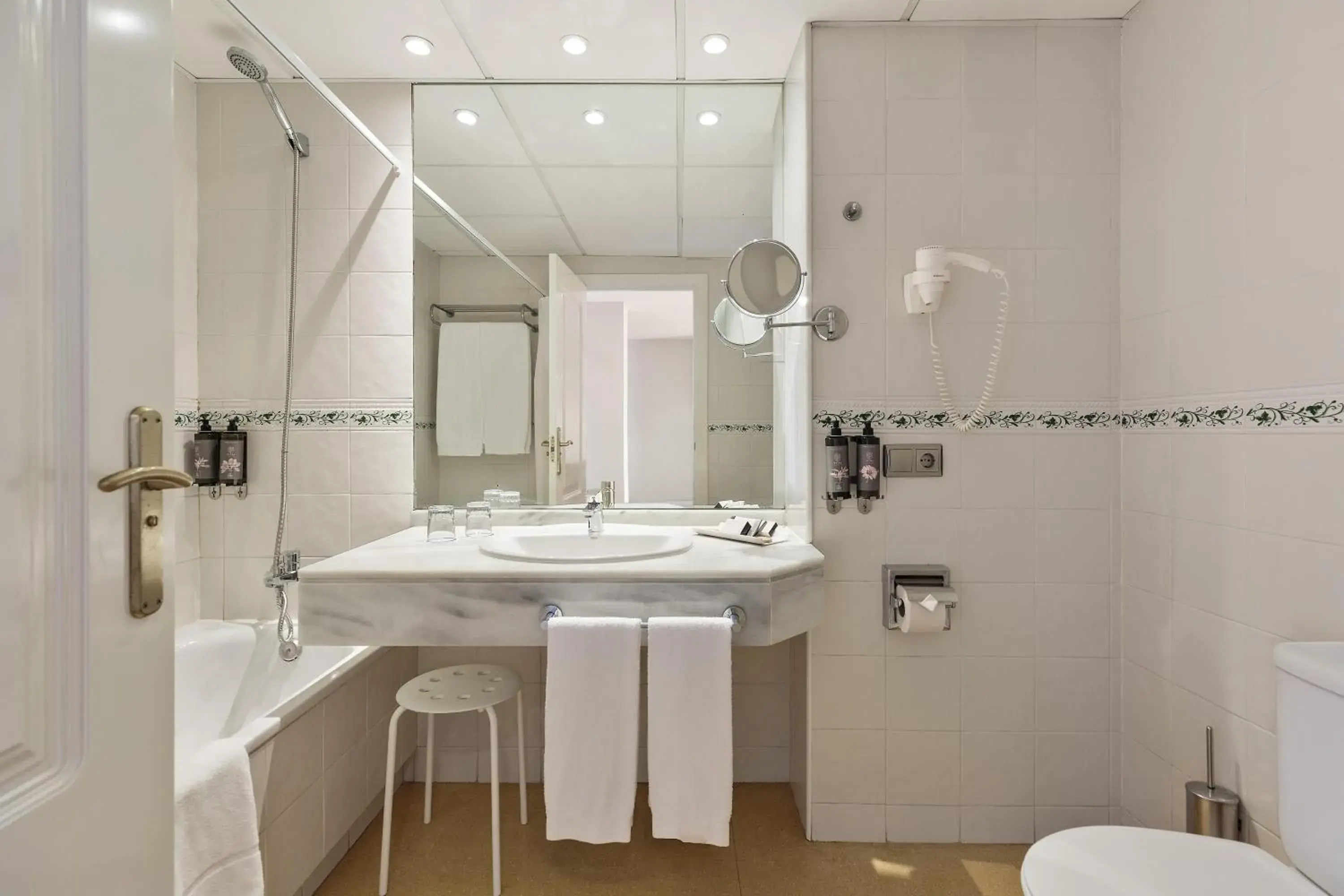 Standard Double Room (2 Adults) - single occupancy in Hotel Best Roquetas Standard Double Room (2 Adults) - single occupancy in Hotel Best Roquetas