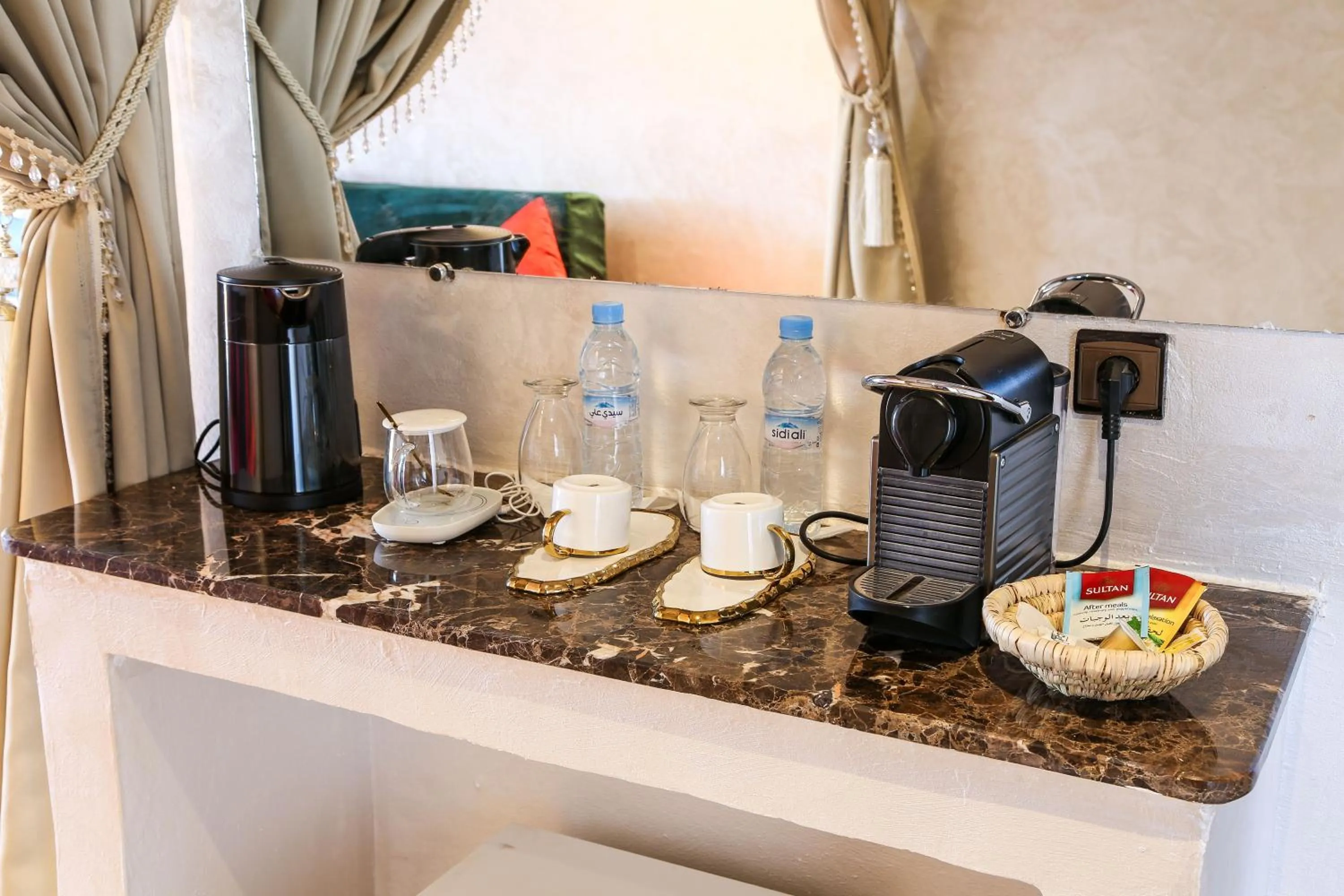Coffee/tea facilities in Yakout Merzouga Luxury Camp