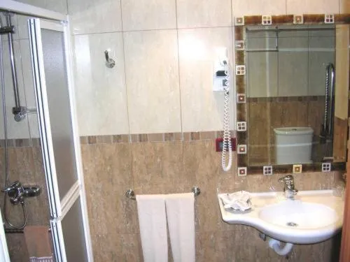 Bathroom in Hotel Francisco II