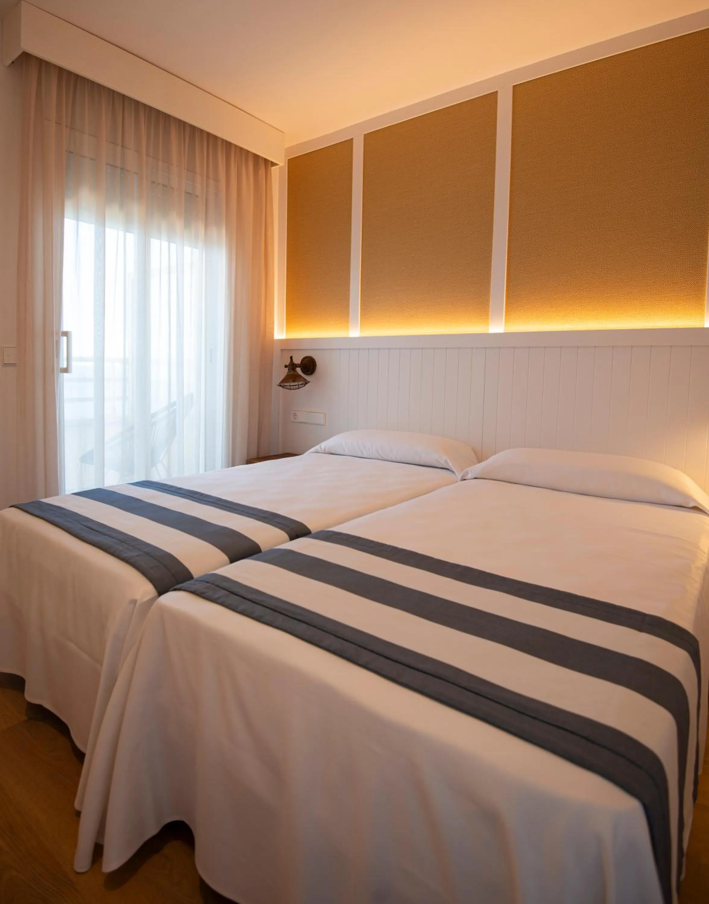 Bed in Hotel Els Pins