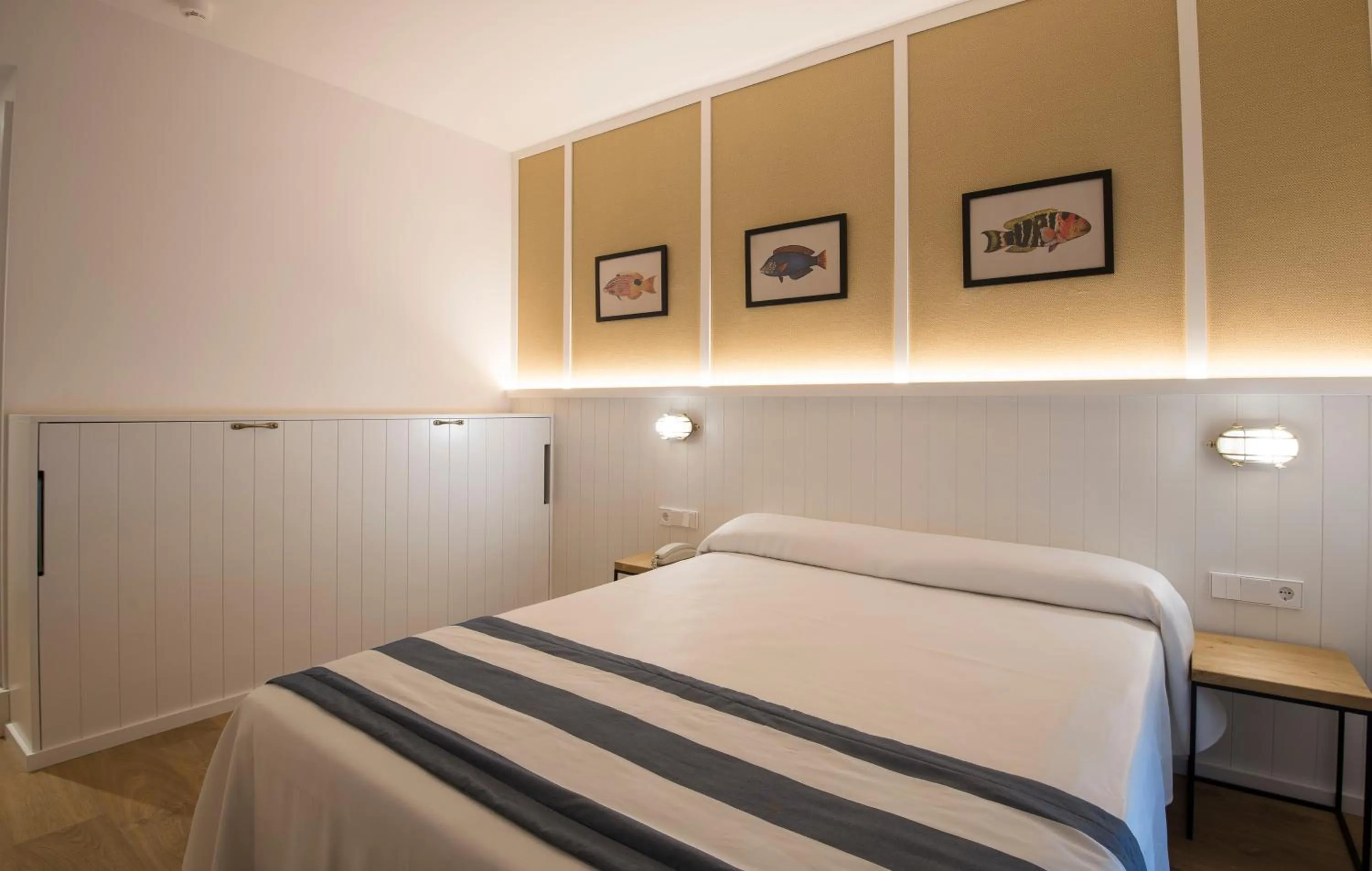 Bed in Hotel Els Pins