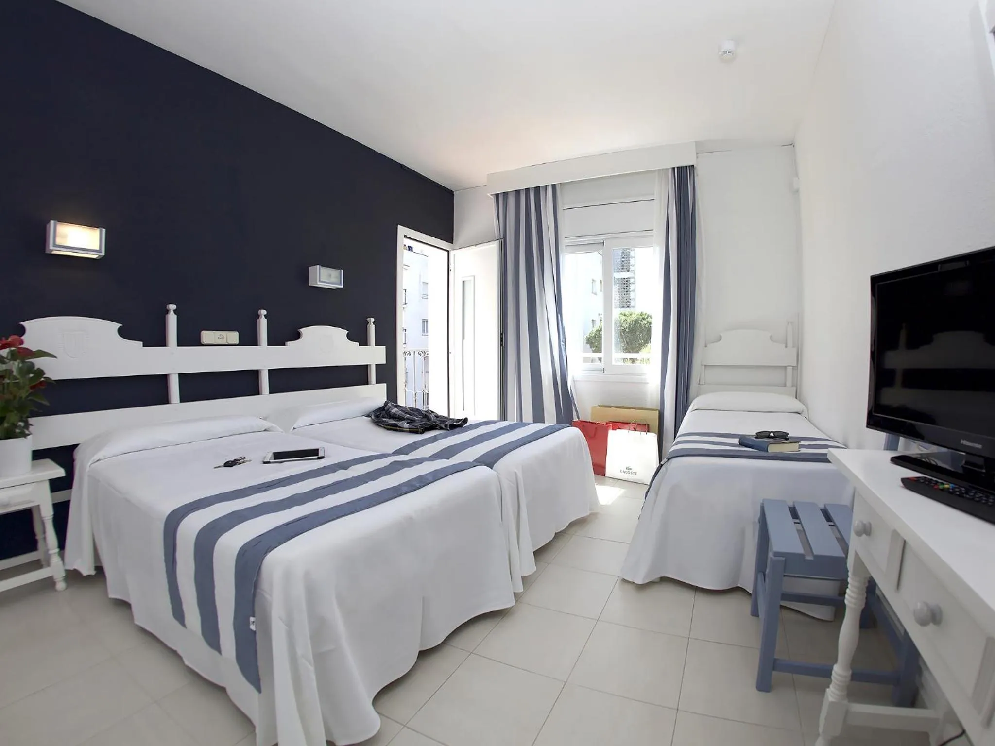 Photo of the whole room, Bed in Hotel Els Pins