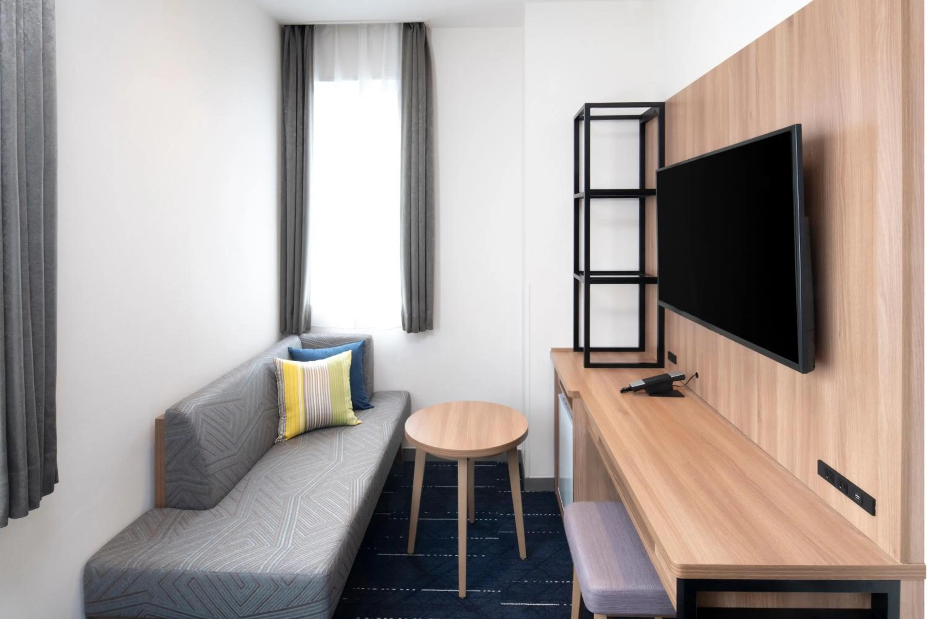 TV and multimedia in HOTEL MYSTAYS Nishi Shinjuku
