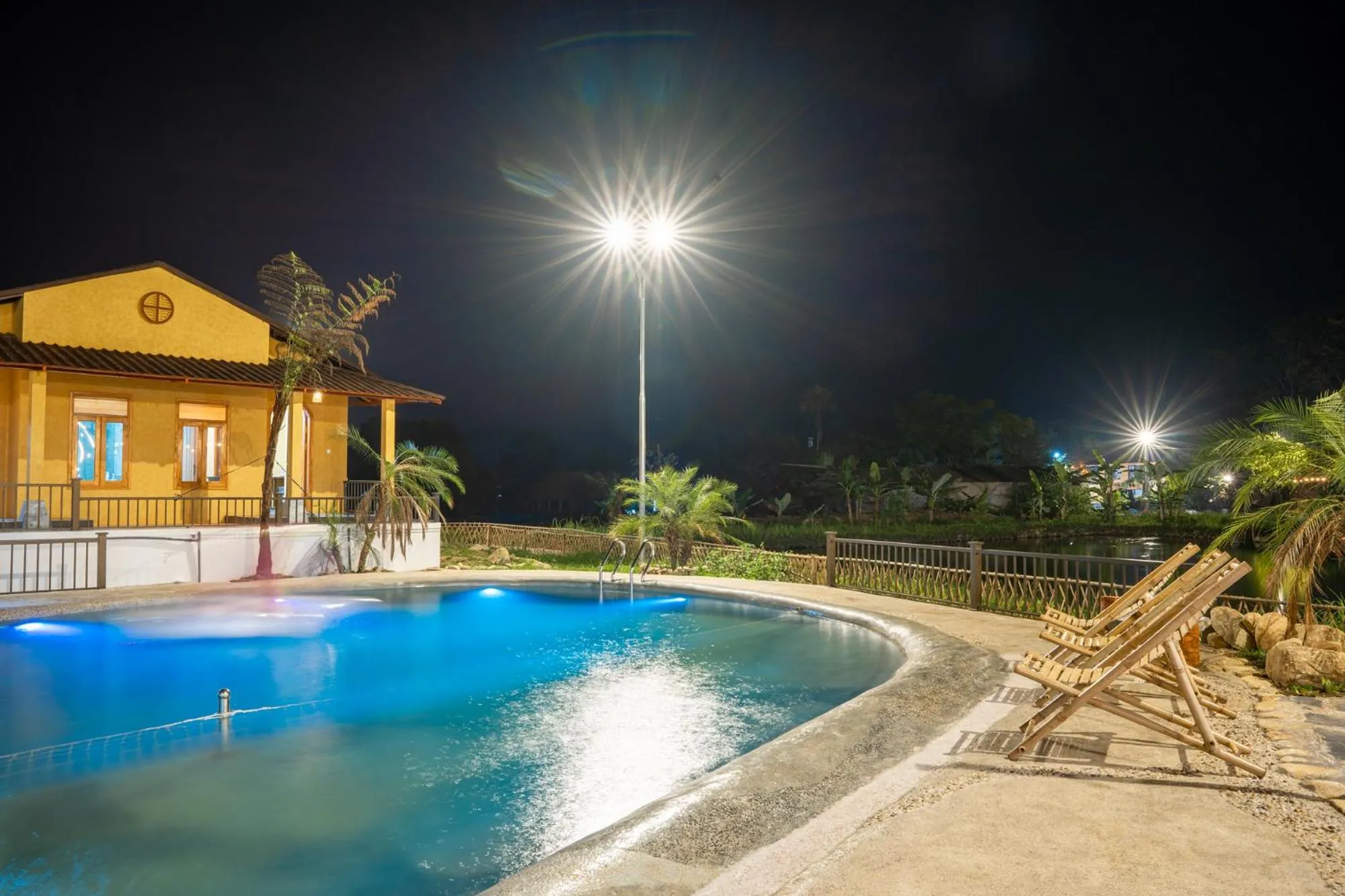 Swimming pool in Sky Bay Lodge
