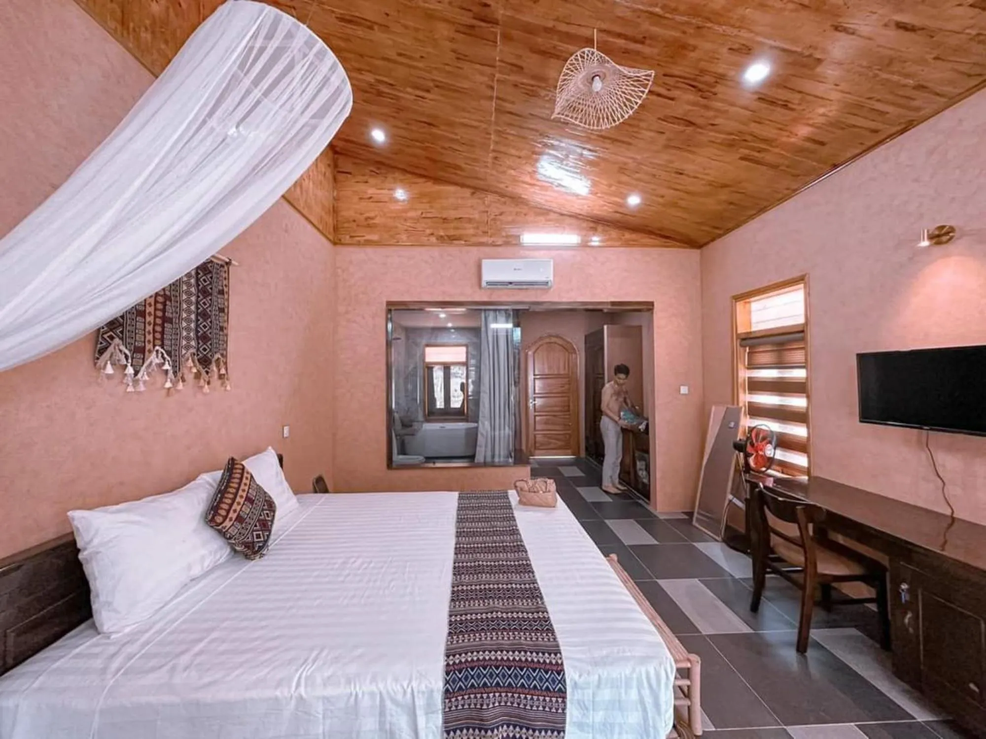 Bed in Sky Bay Lodge