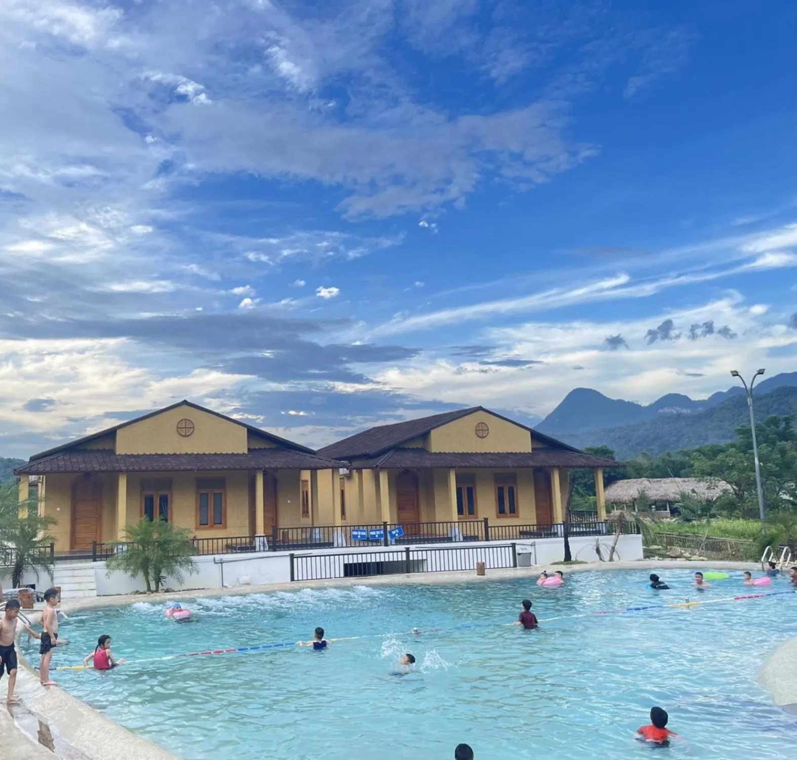 Swimming pool in Sky Bay Lodge